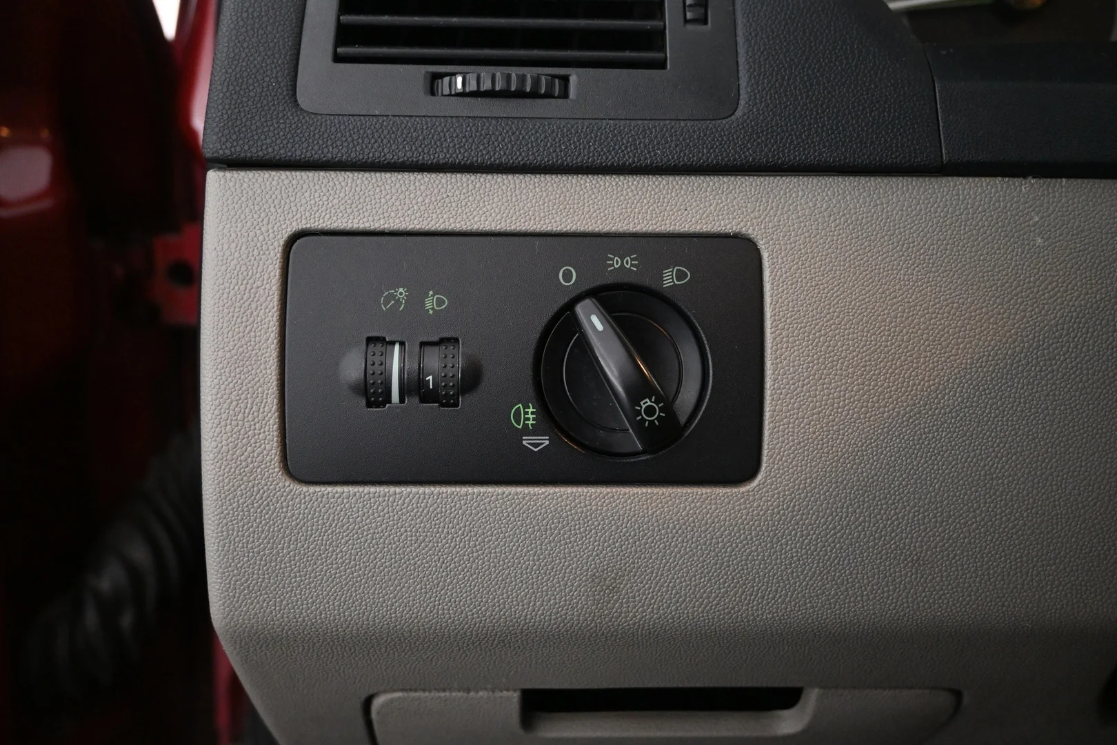 Car Image - 5C6adcVBRop5jwZI280Npl