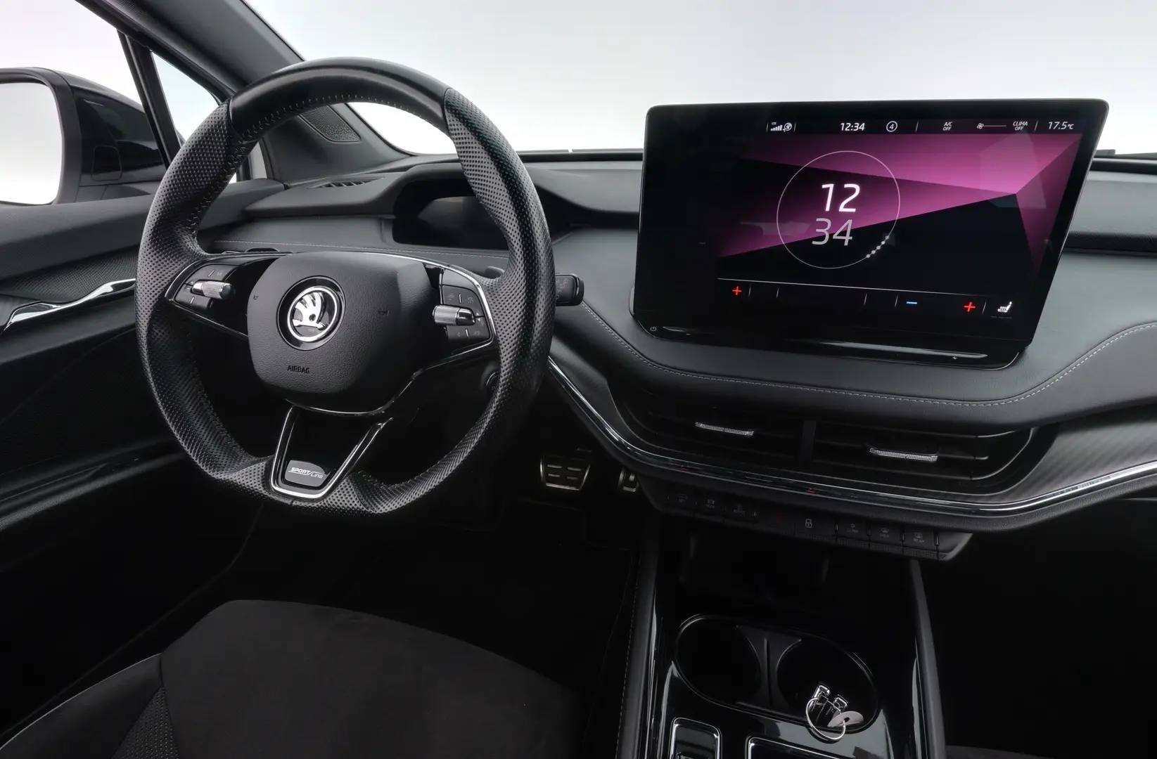 Car Image - 77dD966t9XDbqhCsuBOyLz
