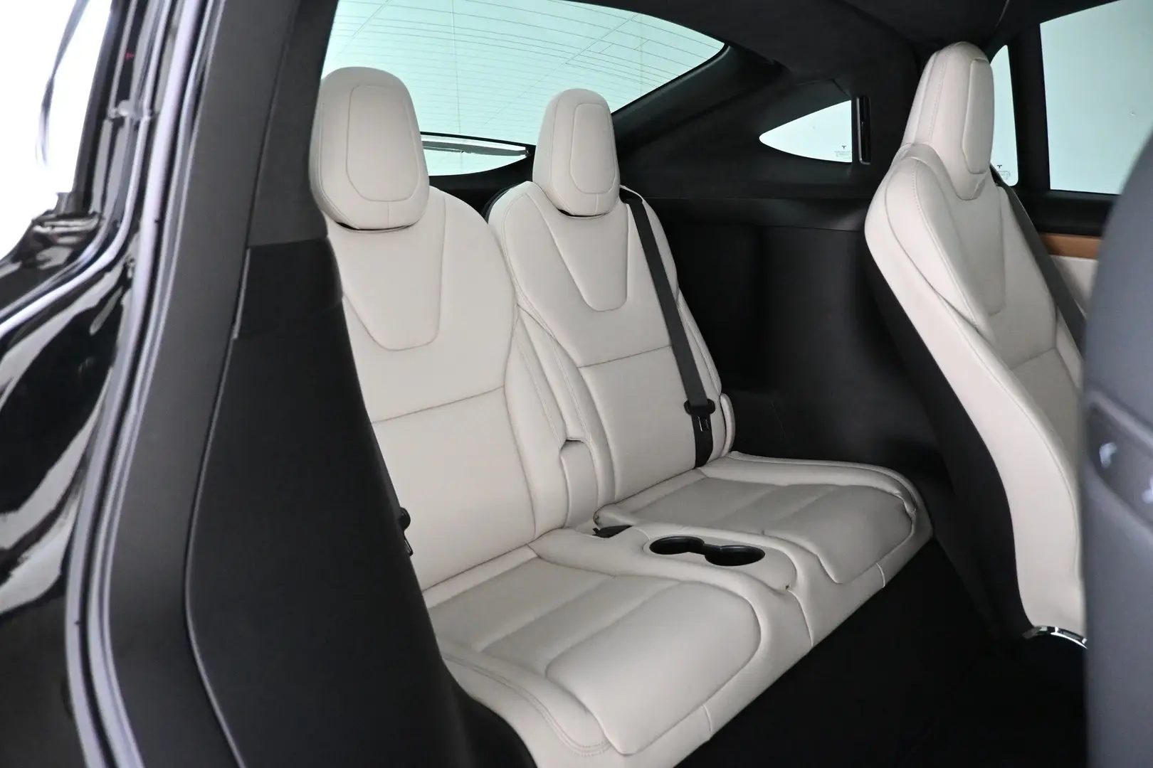 Car Image - 5xEWyQzokrz1wXpsICXpXR