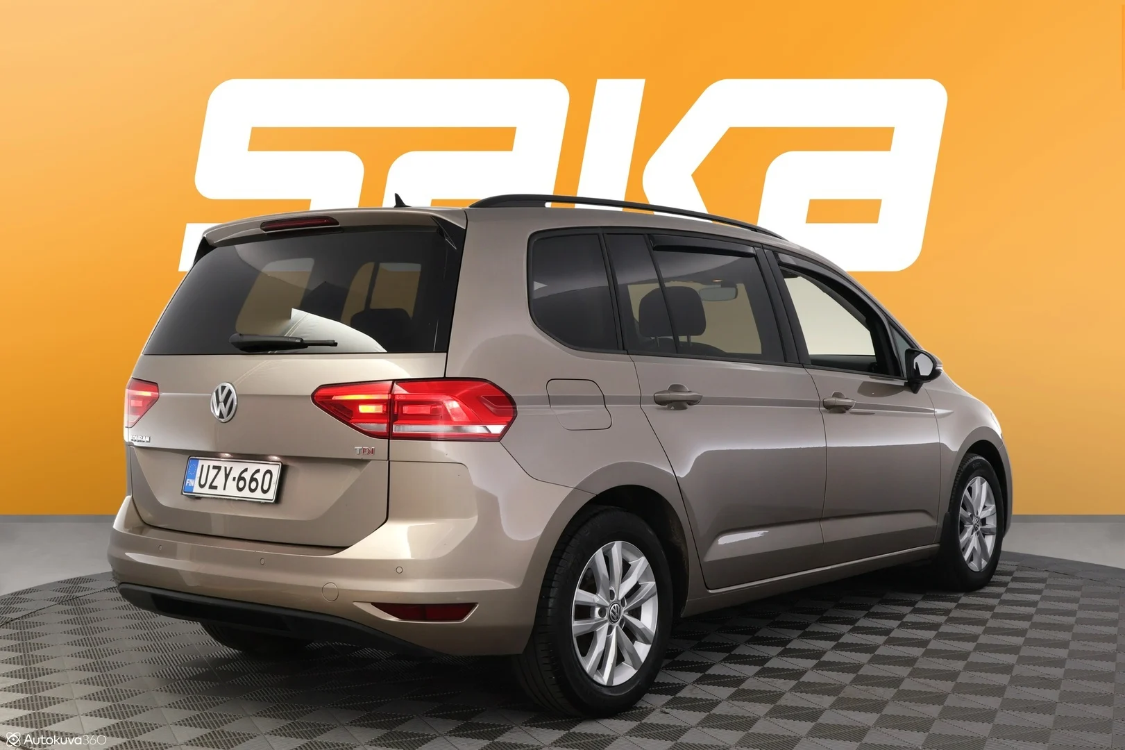 Car Image - 2lT8v6daeNxxO6Q5wbMZiG