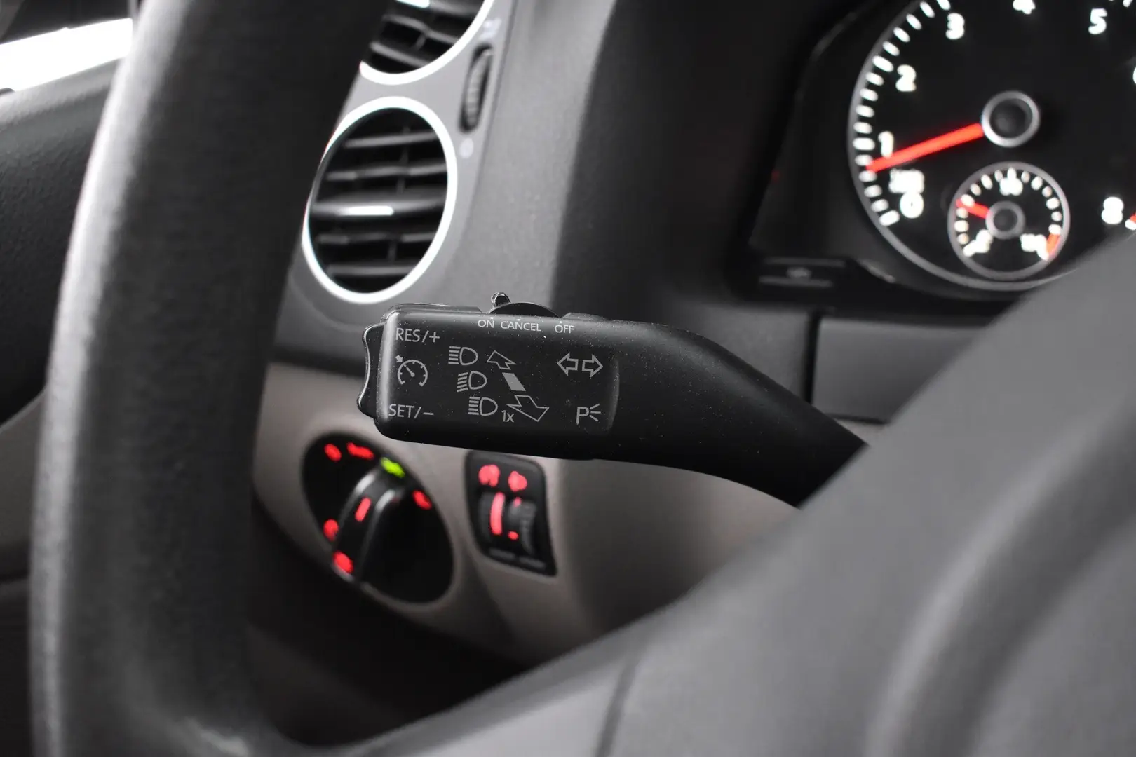 Car Image - 1lLICZA9rEl0kvtzTZv1hy