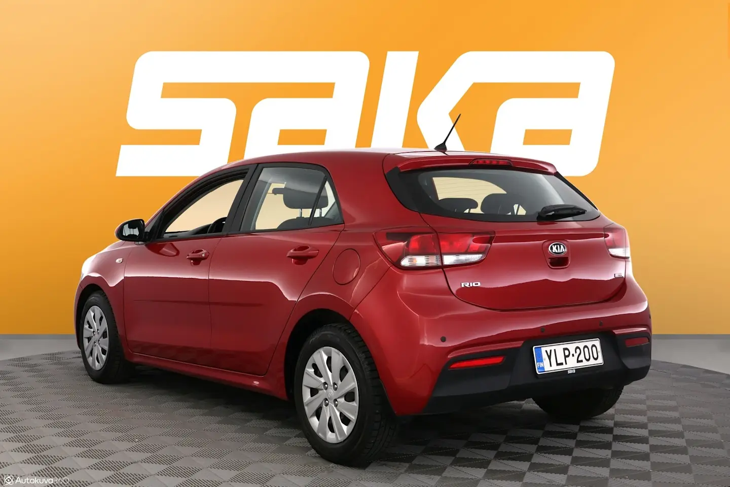 Car Image - 2CvGpHbNGiT4ZfuMV451fn