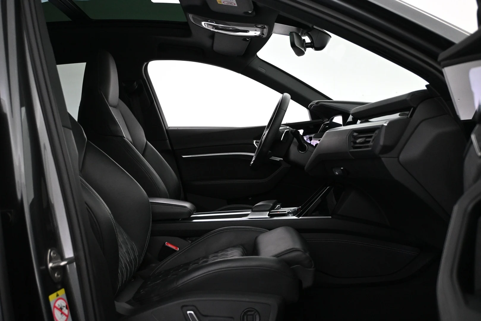 Car Image - 3pIS90ElmFn4m01QJQLG3g