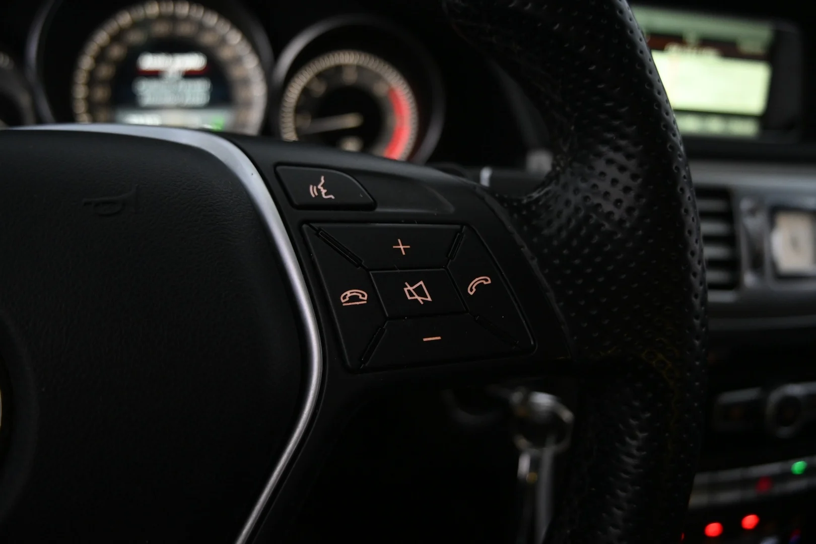 Car Image - qowq6pKmn1Kvi6aaKyQbA