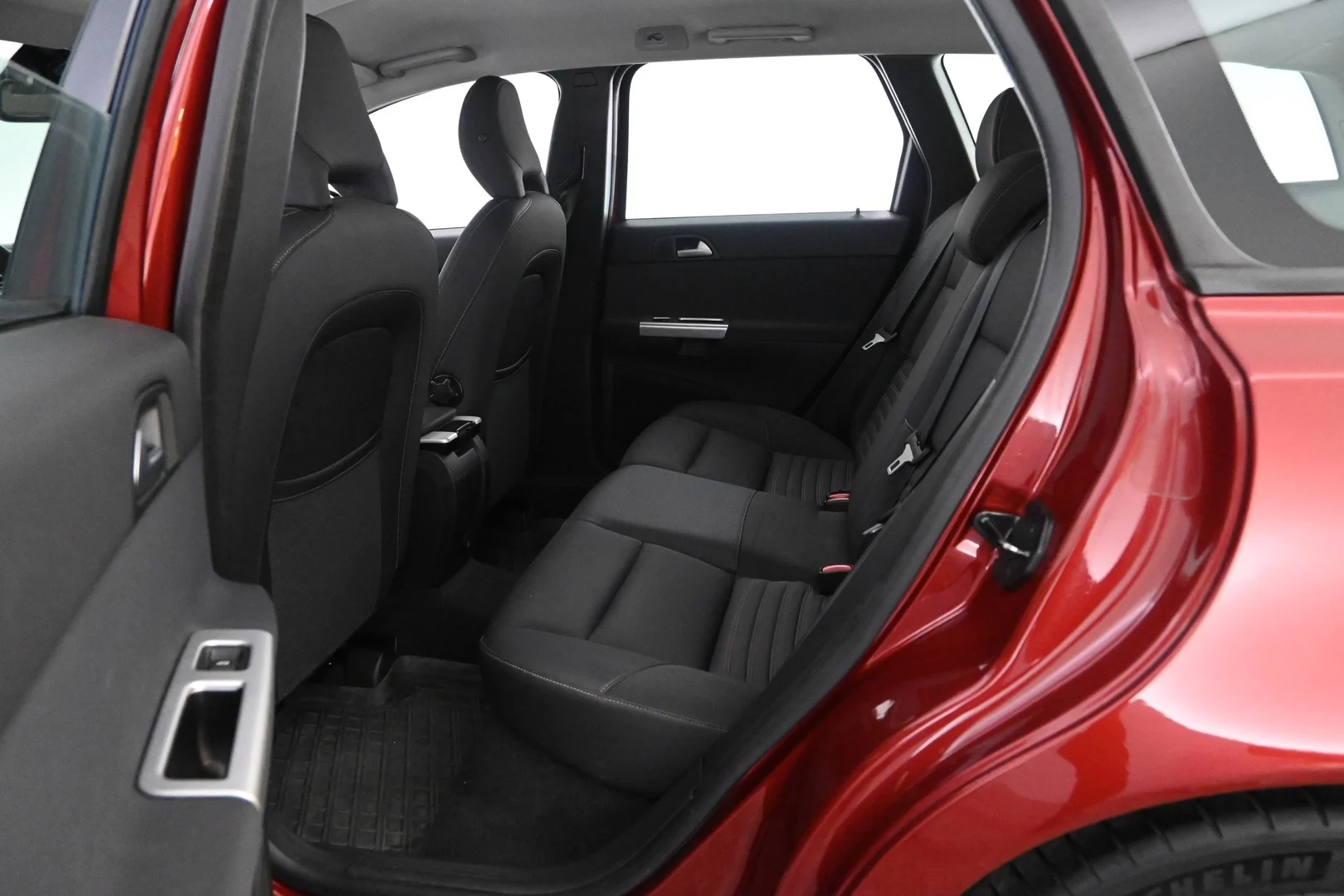 Car Image - 7jPw7GggYIExtcMWCP9b1M
