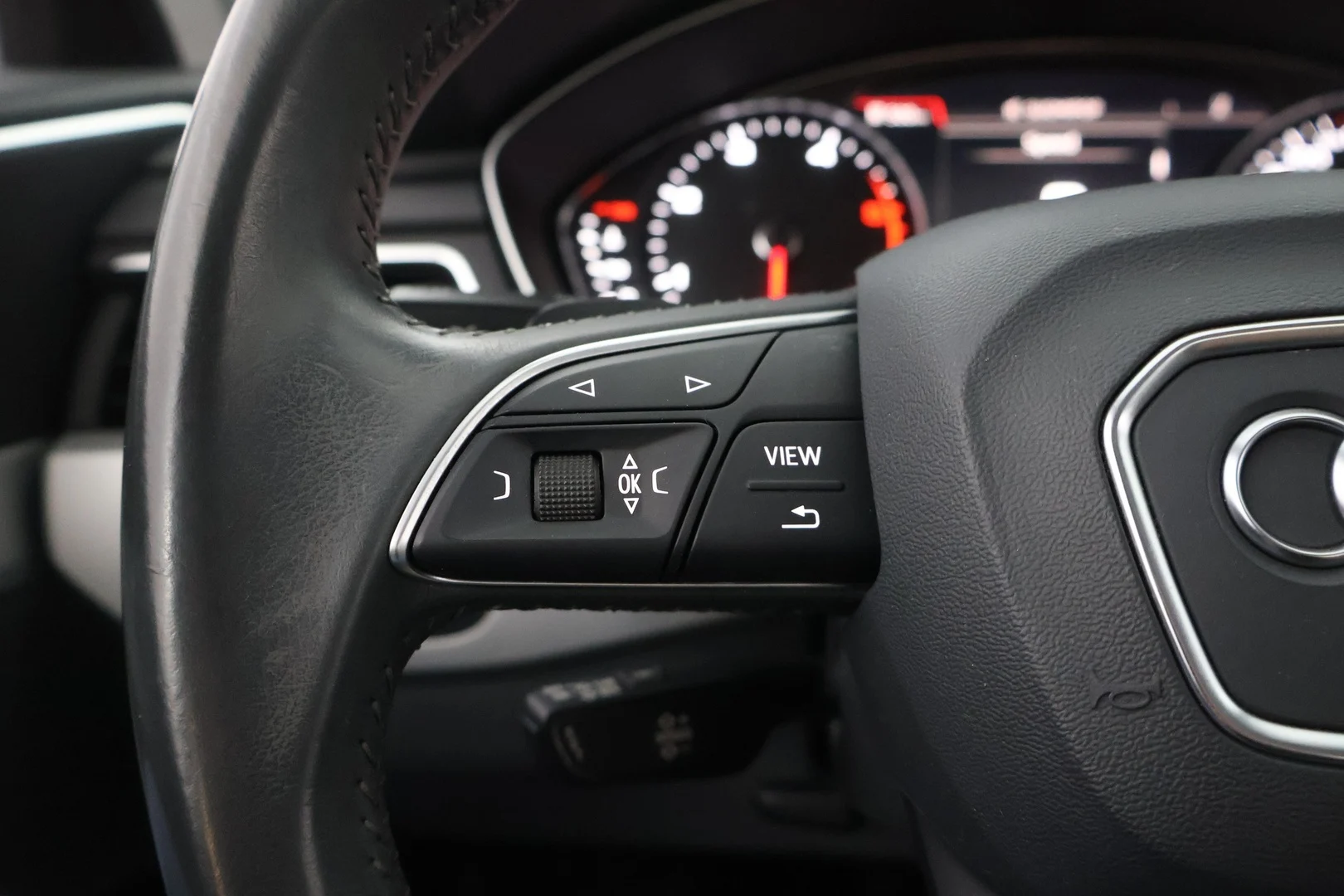 Car Image - 5Vj8qcoHf9HzhnQhavp2CI