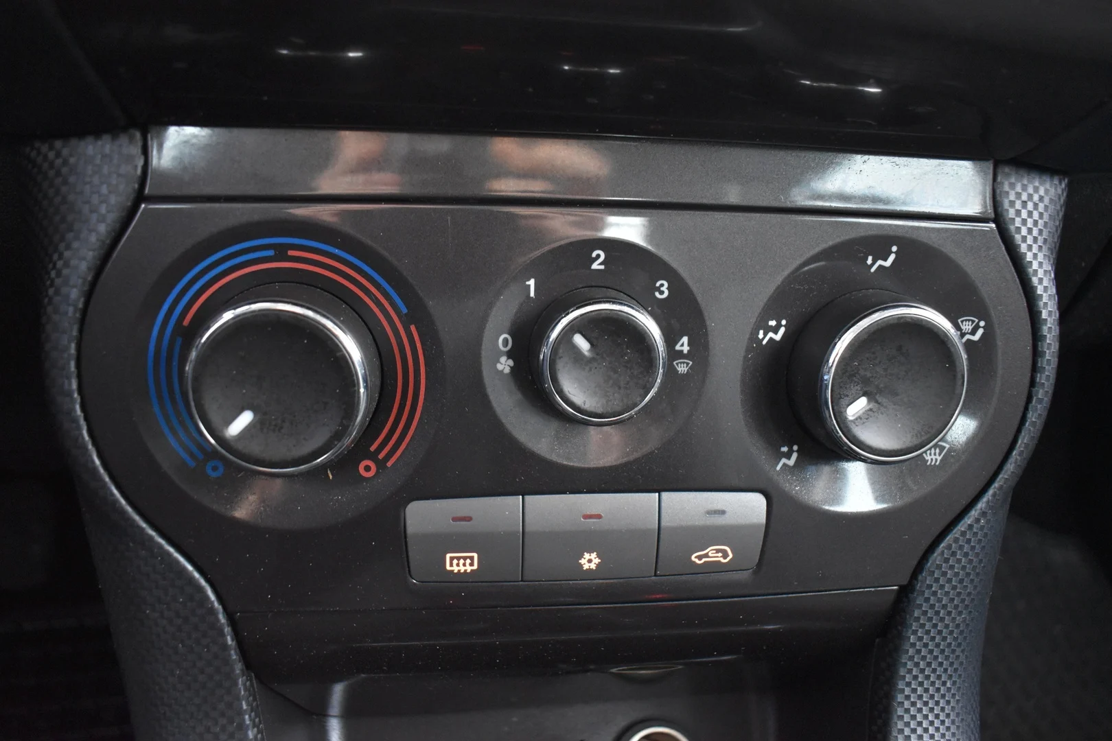 Car Image - 1YTaTLD1x5vybCvpCjoISk