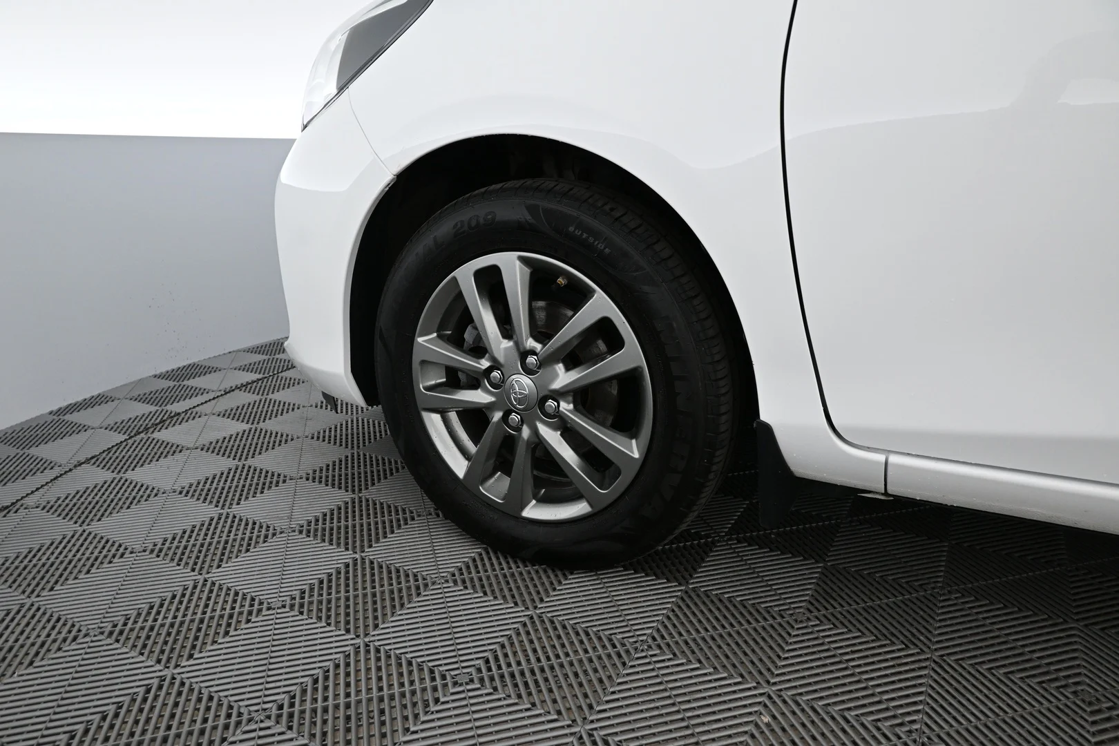 Car Image - 7wJHSVq0UGckDSPls9NwDc