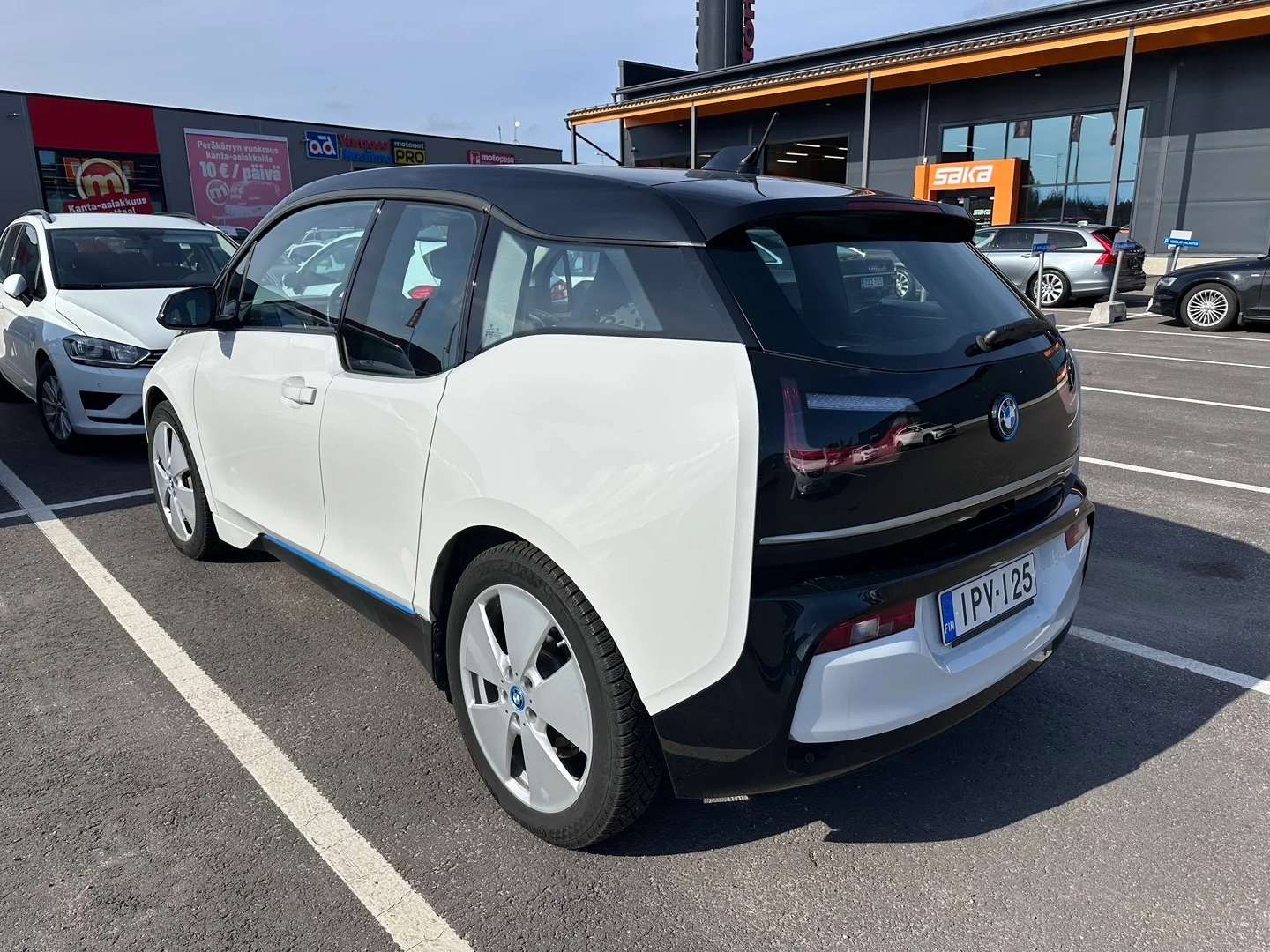 Car Image - 7qxbpuxD0bT2v9vxZ2mvUi