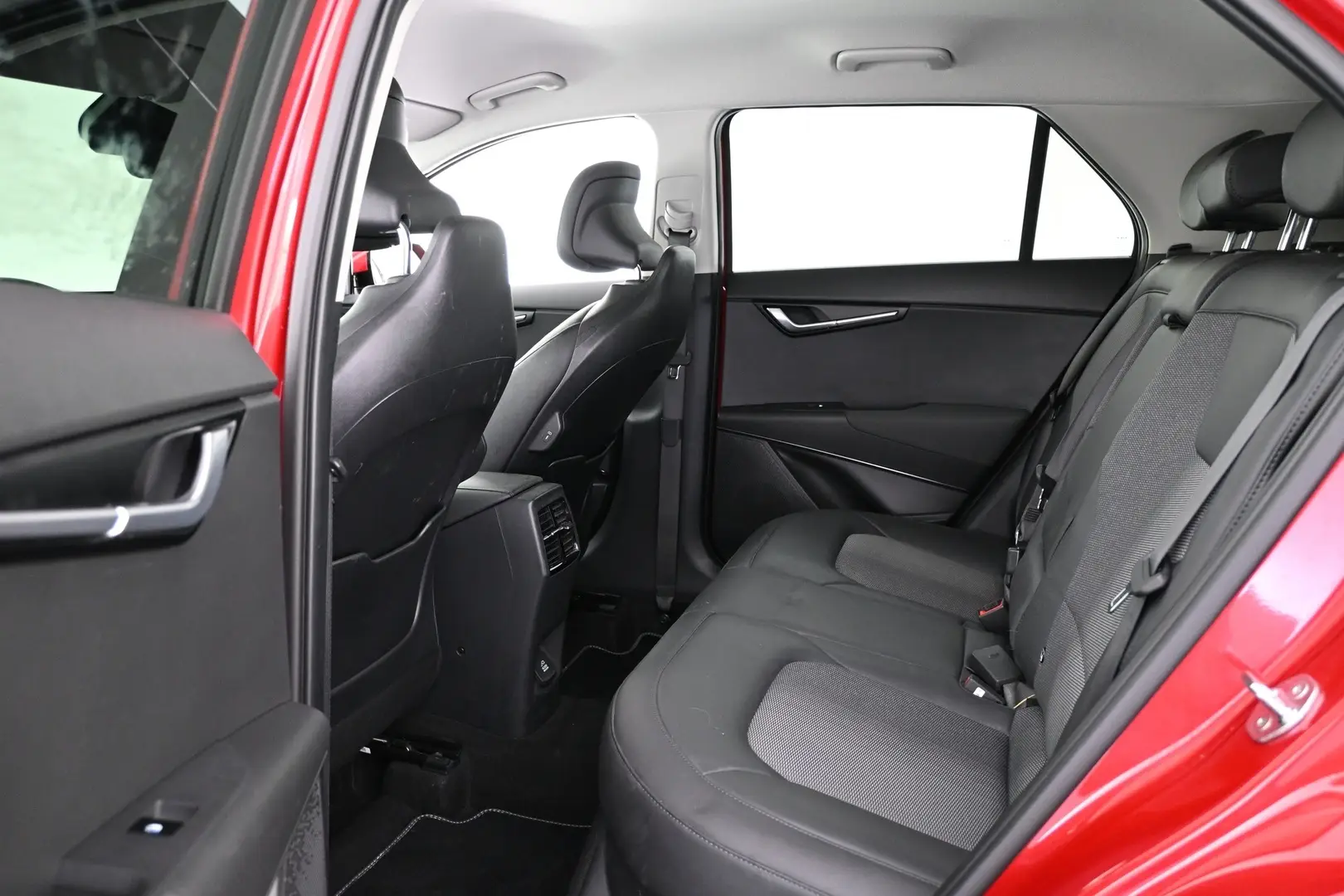 Car Image - 2iU97yu6IcAHl6vioPZt7u