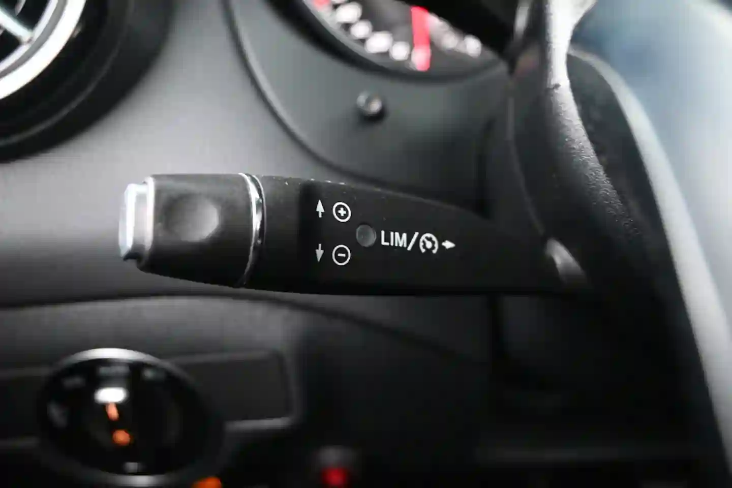 Car Image - 3H2PrkJueW3AaOOBtgKe6q