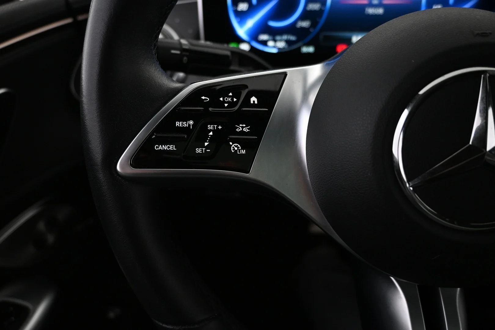 Car Image - iSaVID2aUbaBUO0fFF7Nb