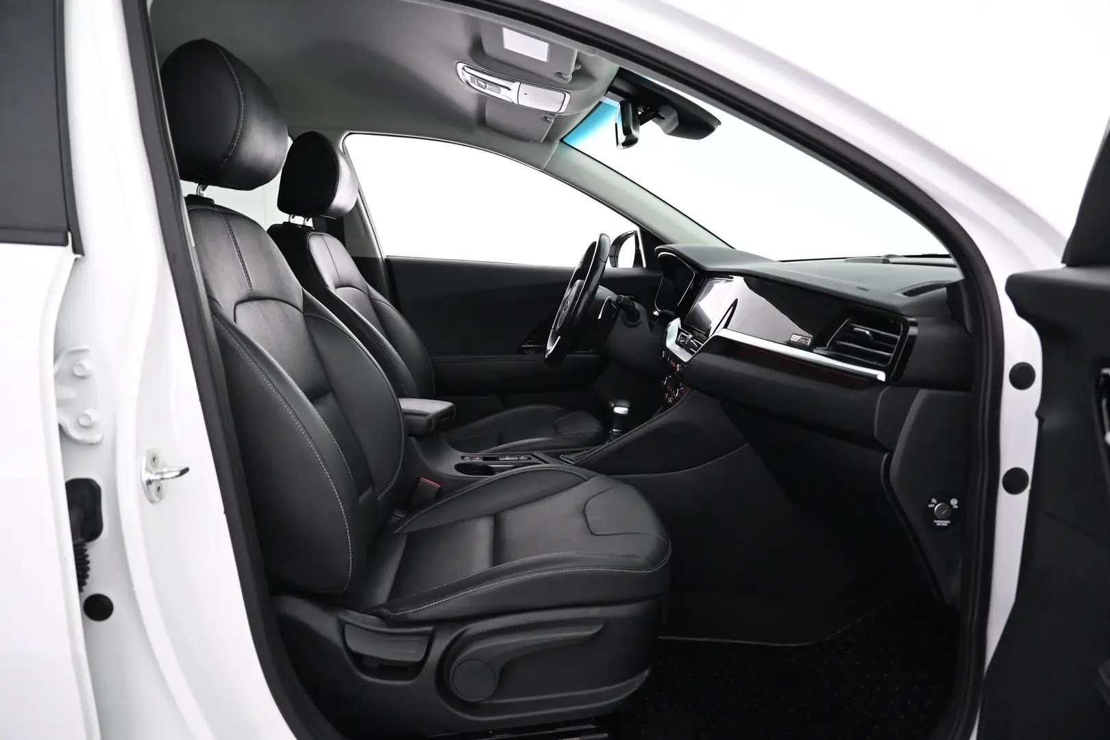 Car Image - 4xc4gDaNq6b3kqjcHMx2Ii