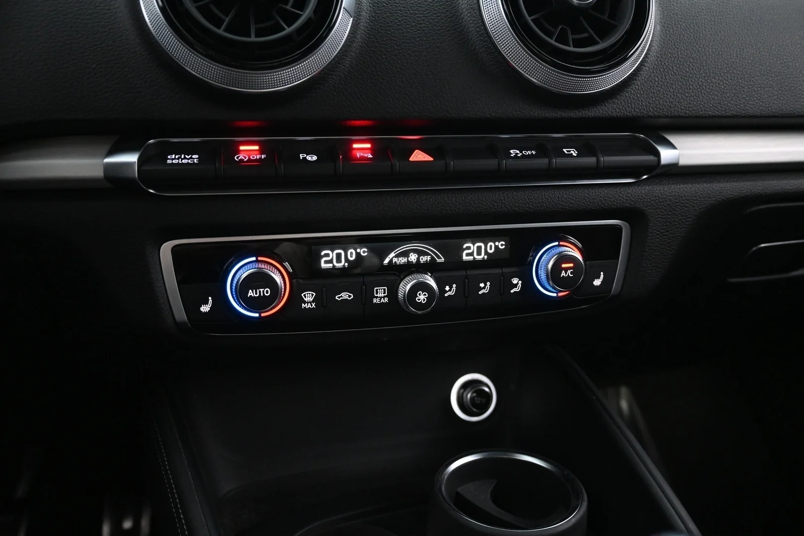 Car Image - 8kDFMep7B0TqoZaKa56U7