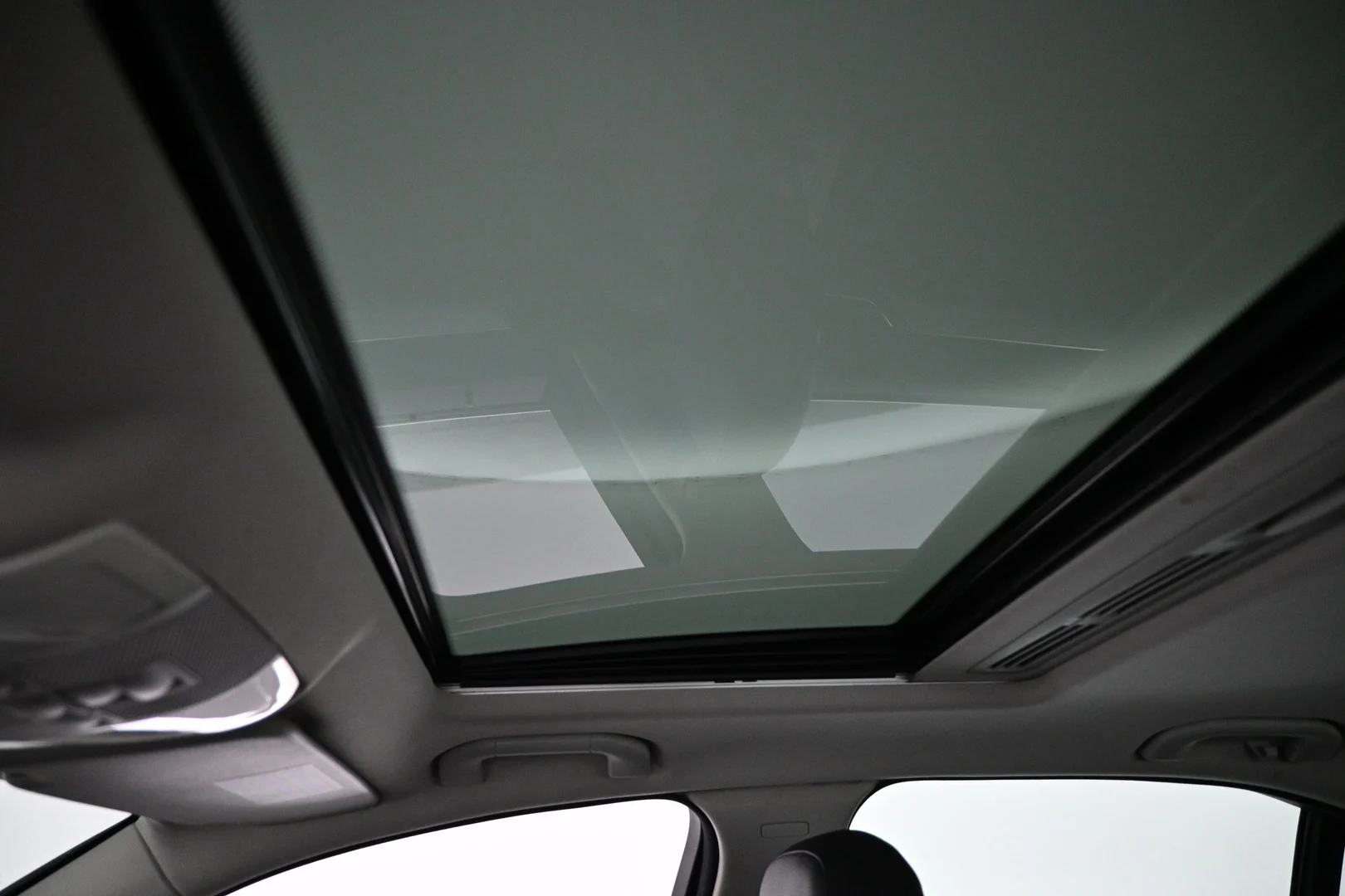 Car Image - sQucPQB42NiRSzhr1iV8R