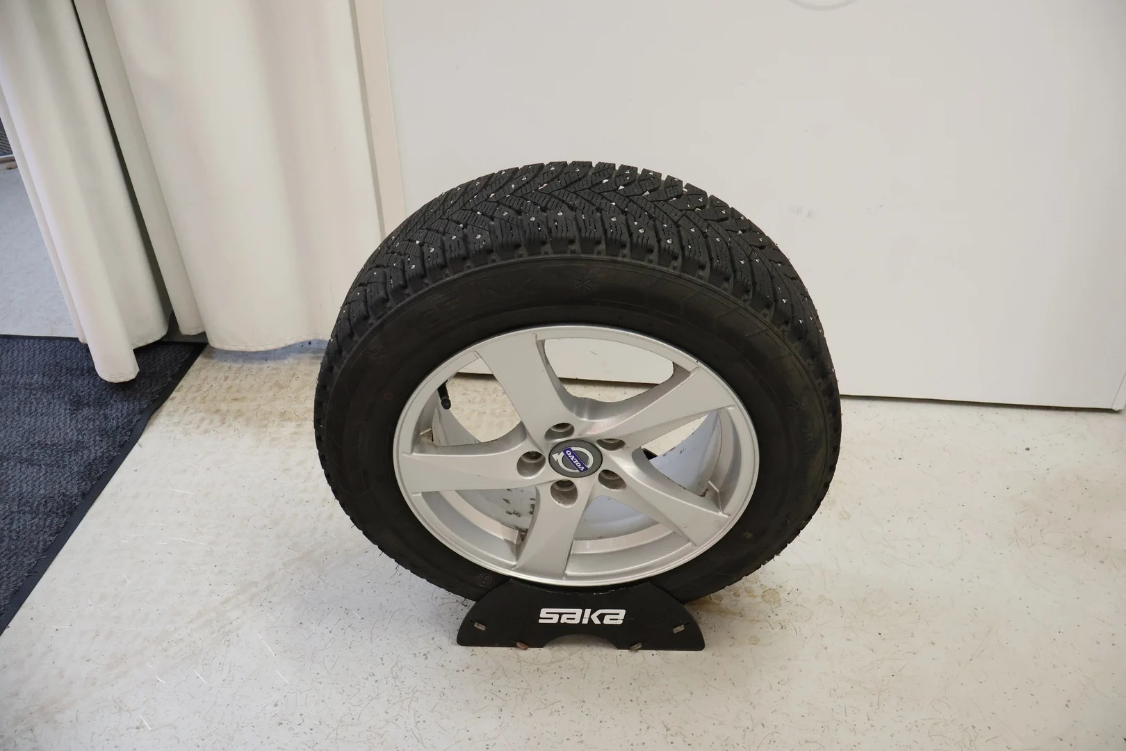 Car Image - iVv129VNJS3TiMLTE8Jon