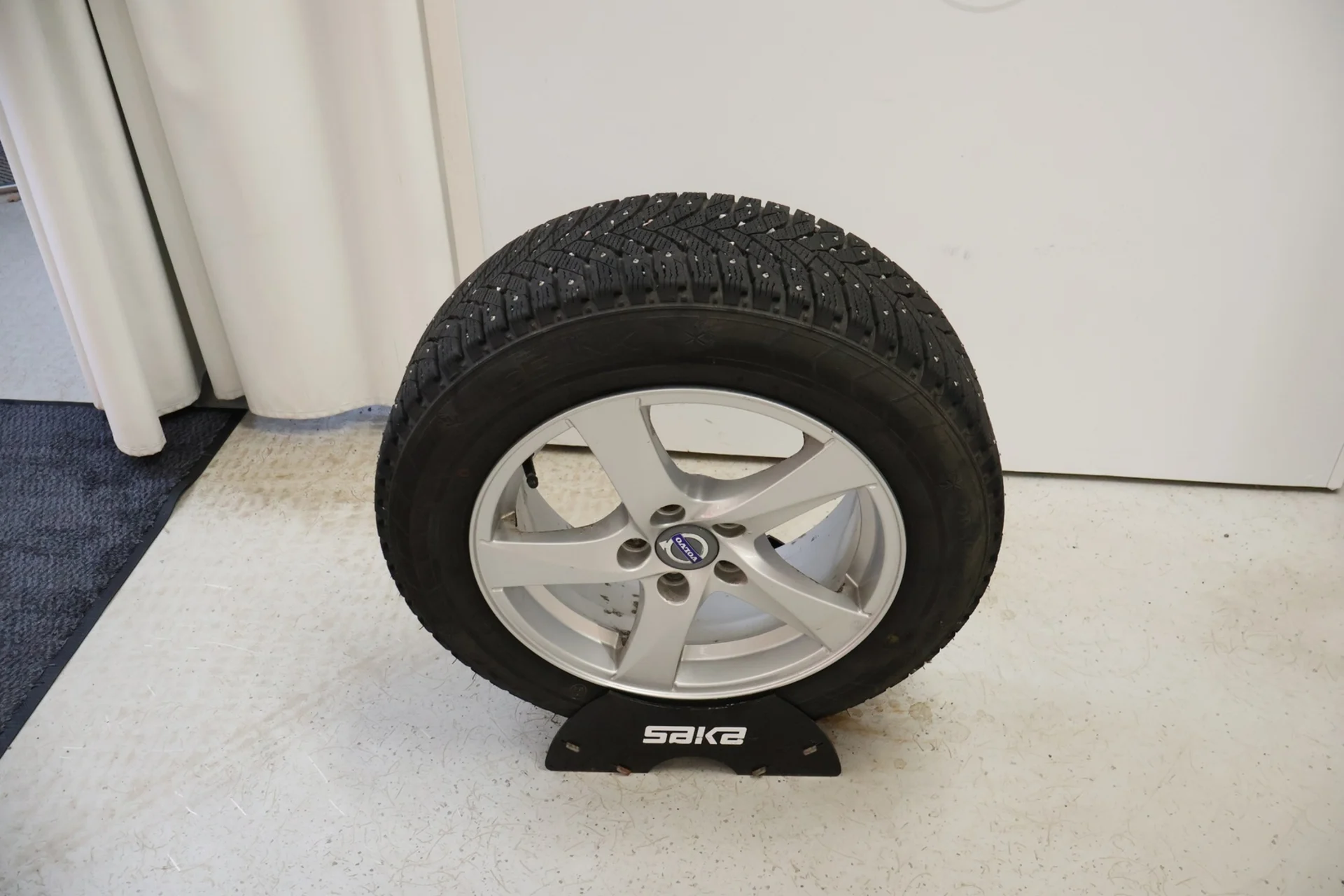 Car Image - iVv129VNJS3TiMLTE8Jon