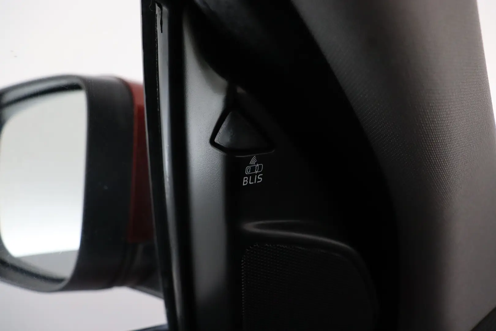 Car Image - Ykogi3JKwO6VSksapfAoc