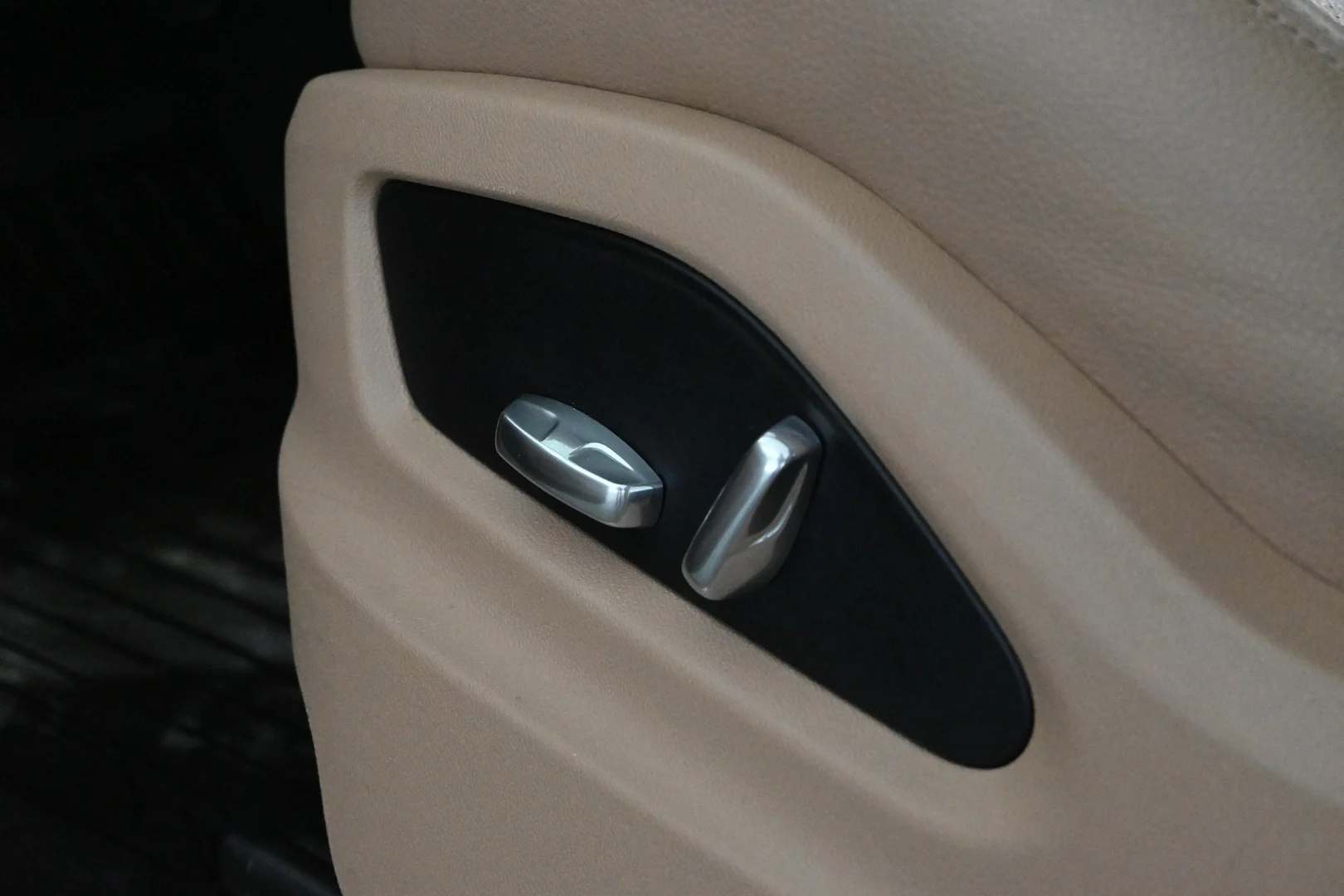 Car Image - 5mUsJwtG5P0Ugz4Ym8yZGq