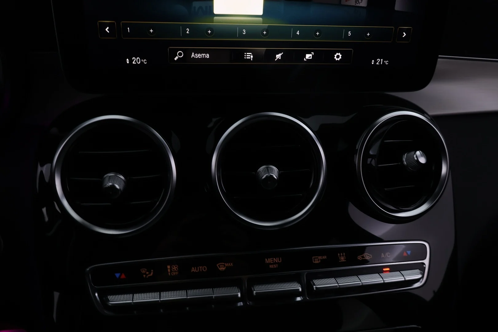 Car Image - 1hG1IAsNcOJxGHSChb9Pja