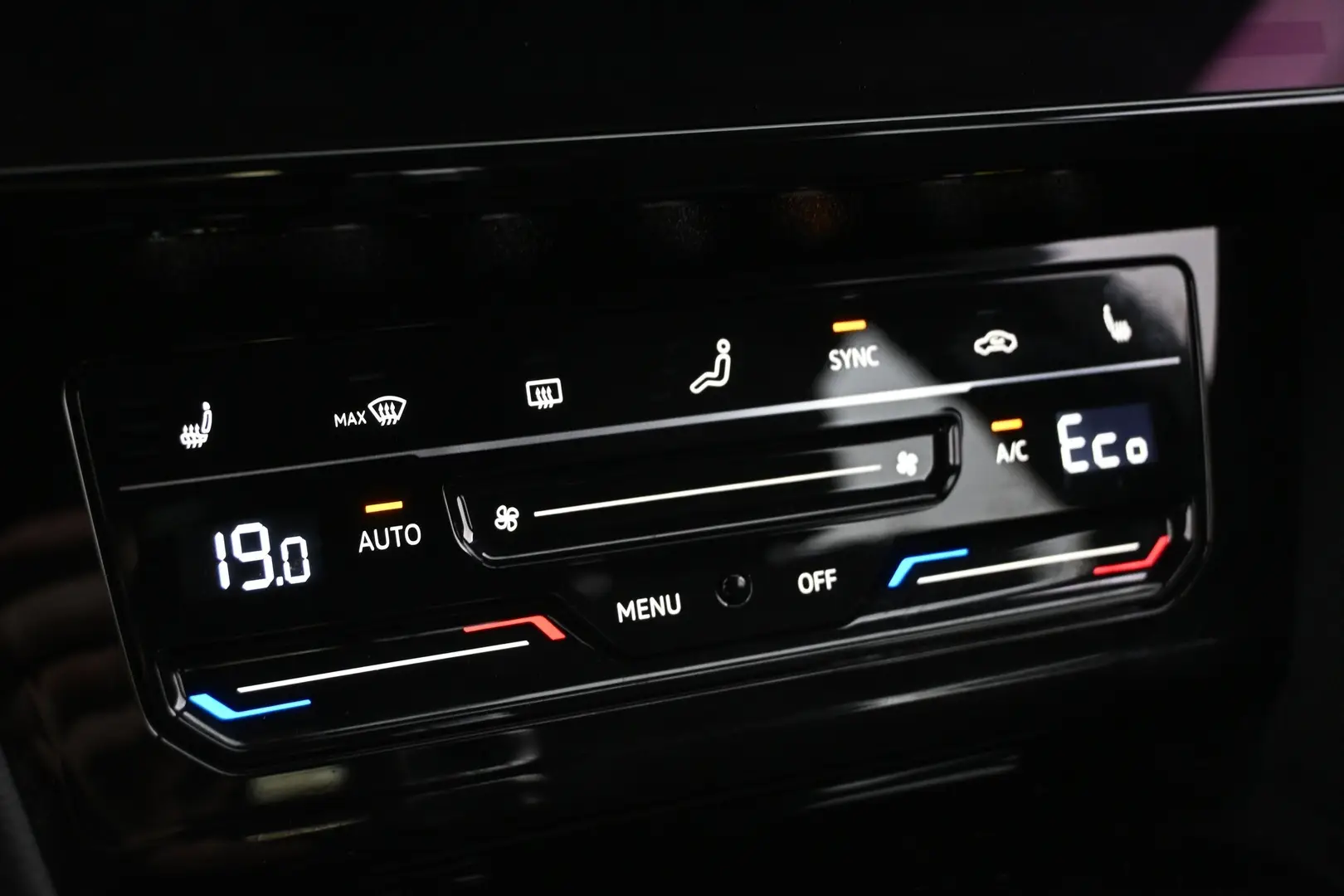 Car Image - 2ebI7q2bHhjJwl9mH4B3oq