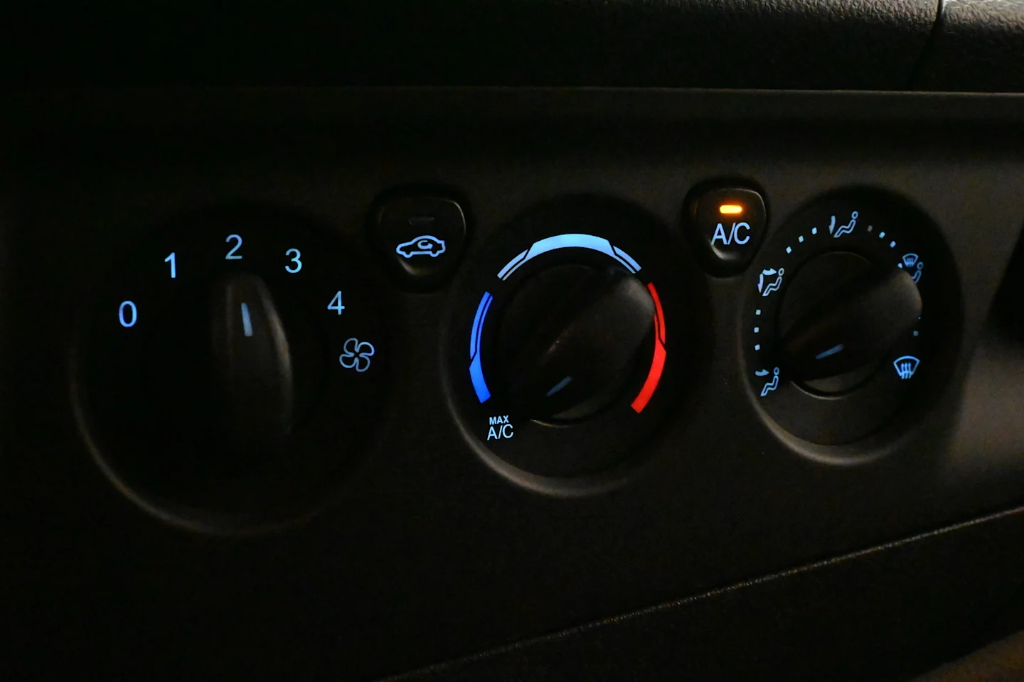 Car Image - 4Eex9INXQYbOcS3fukF7sl