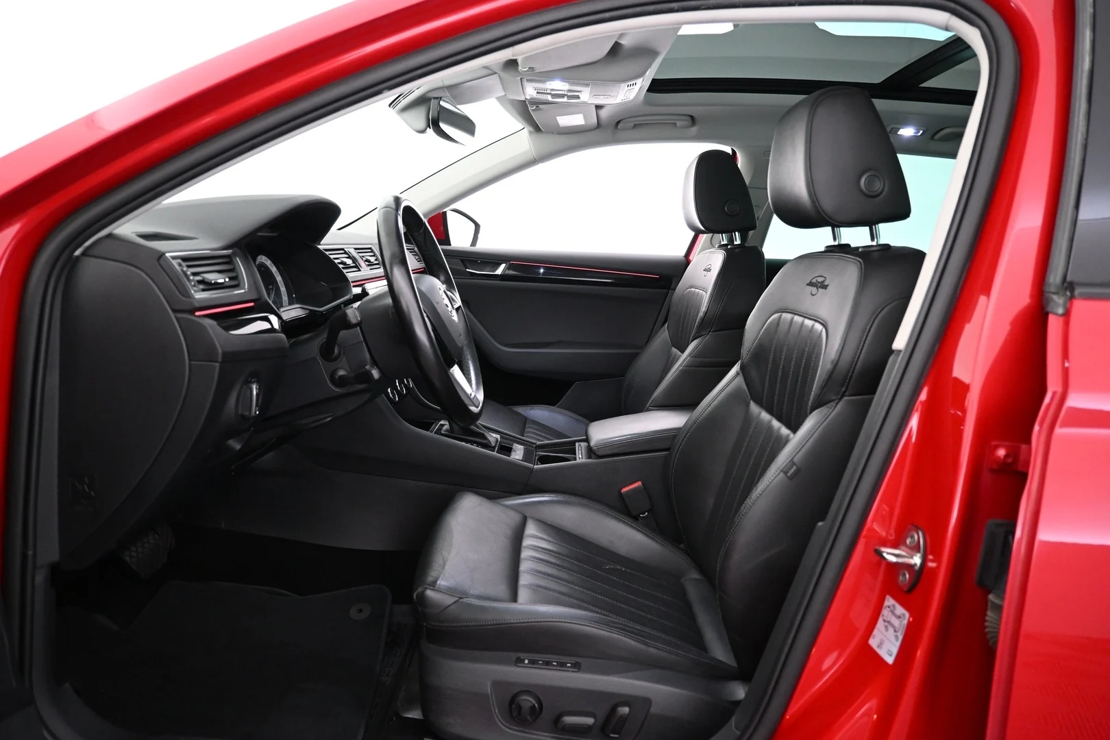 Car Image - 5Z2bxsOJQb5HSuEYQbfS7t