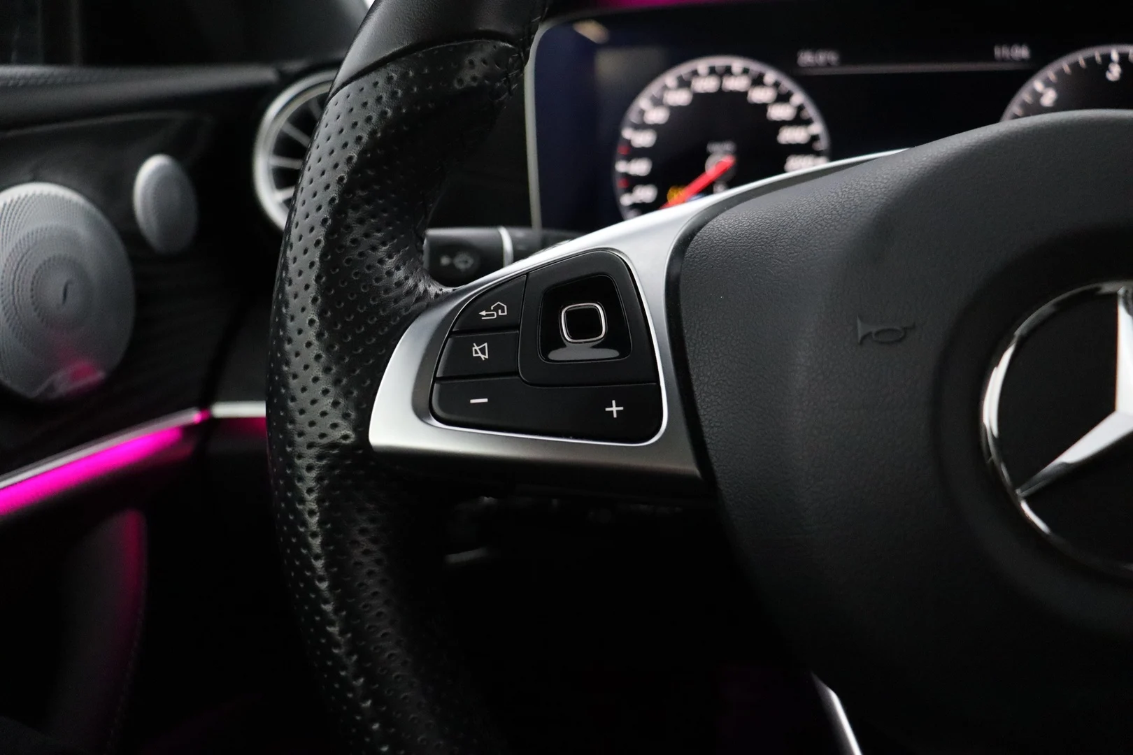 Car Image - 7cNhFYL5vEyYDszsToG2ut