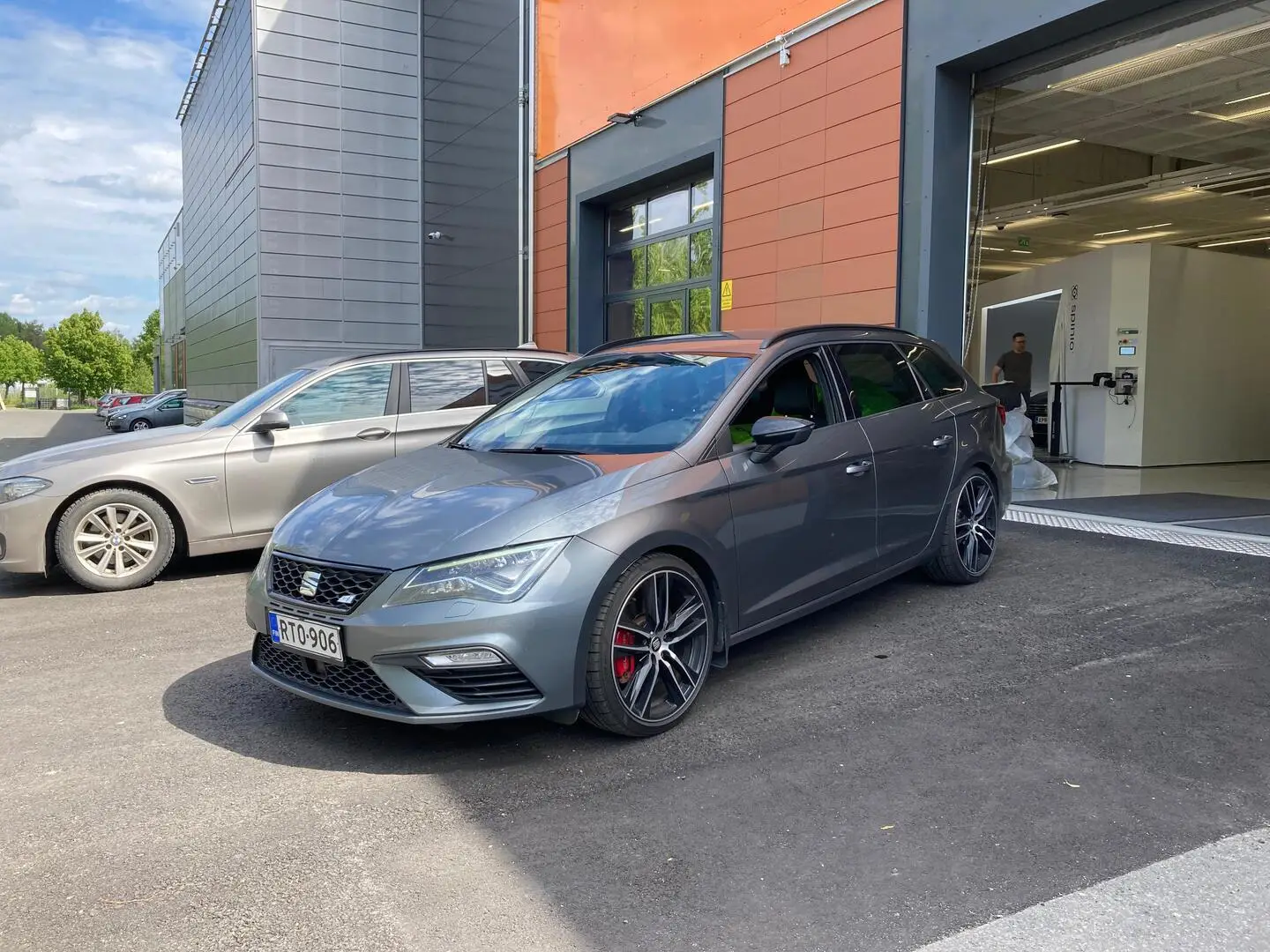 Car Image - 1A2q8cknooMr80zCco6LX3