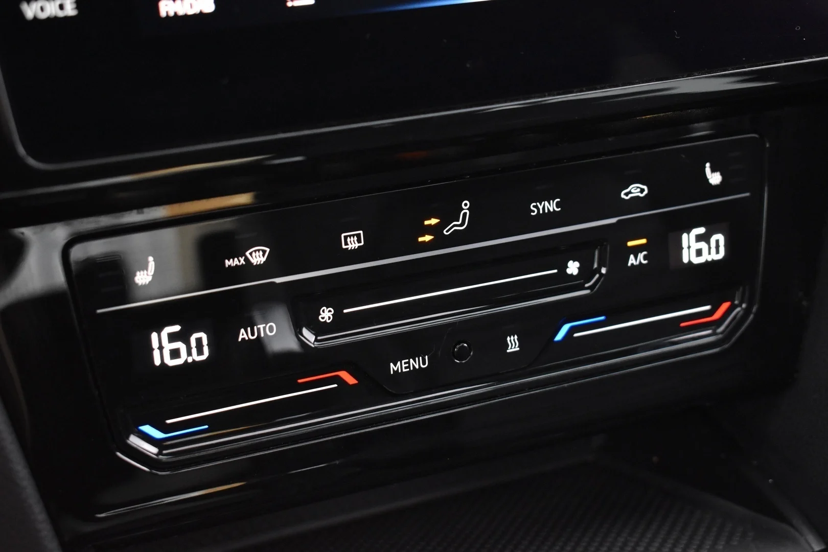 Car Image - 369VRJdeJZAlkSJy7P0O4N