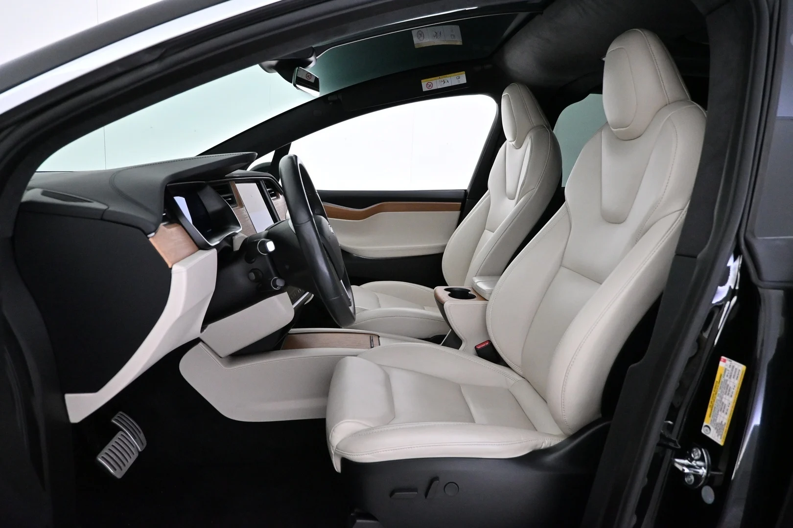 Car Image - 5xEWyQzokrz1wXpsICXpXR