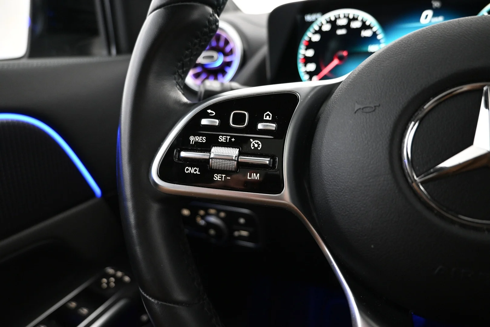 Car Image - lVpRe0EQBL4uwnjlpoZ9y