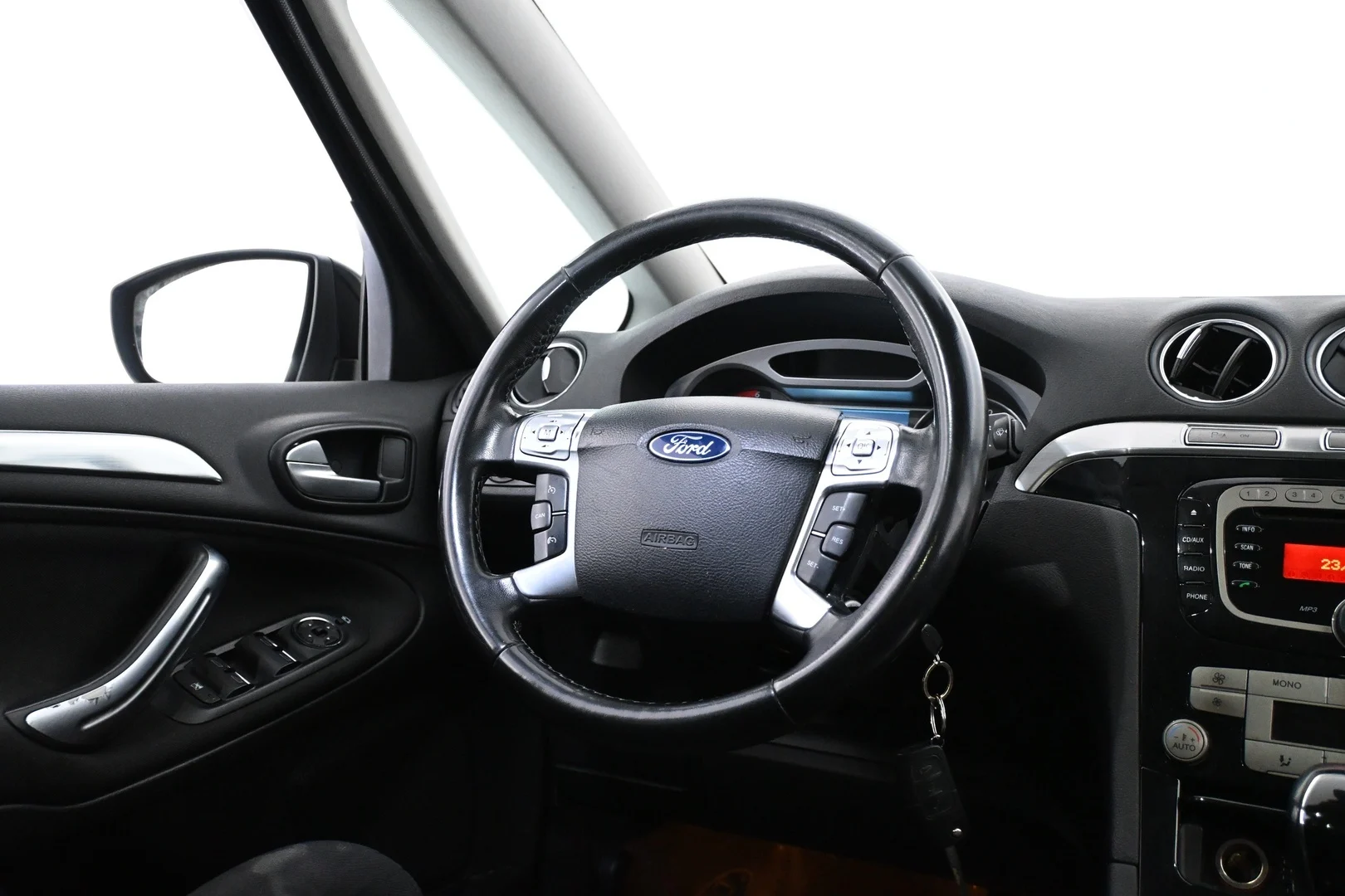 Car Image - 0j47KMCUyEObXx3jVf4Tu