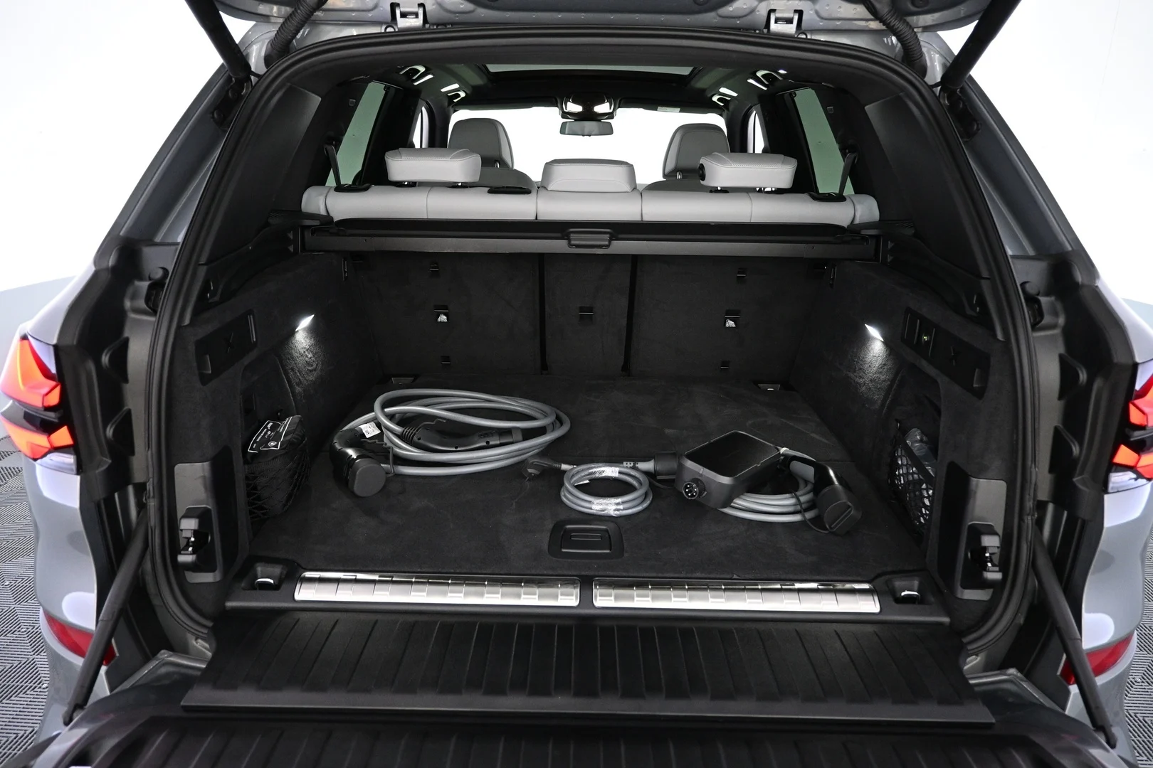 Car Image - 3Q3j5wEUcl6vJ9rBNymPUX