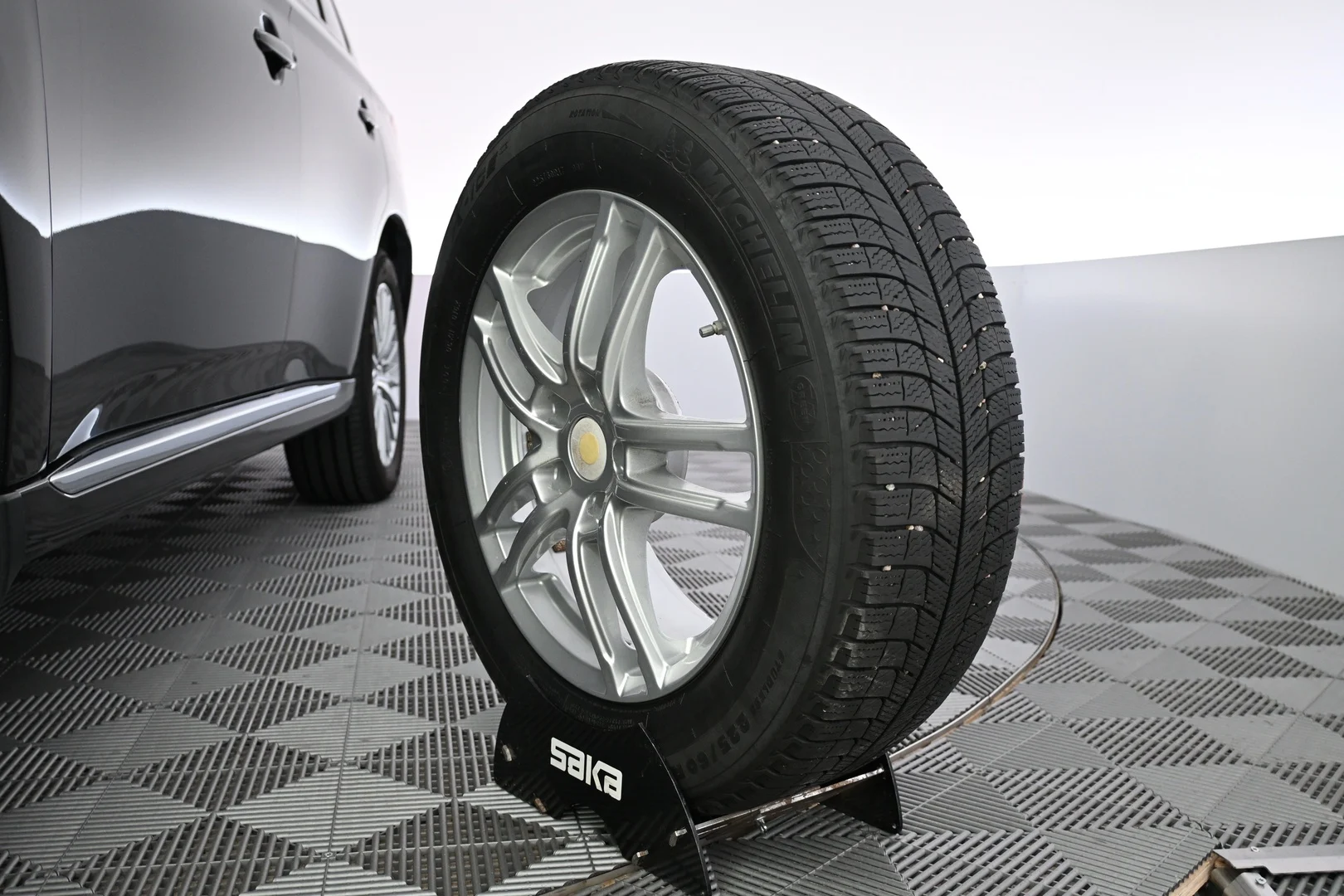 Car Image - 43TnZEfT8g3O7r9x4rxdUV