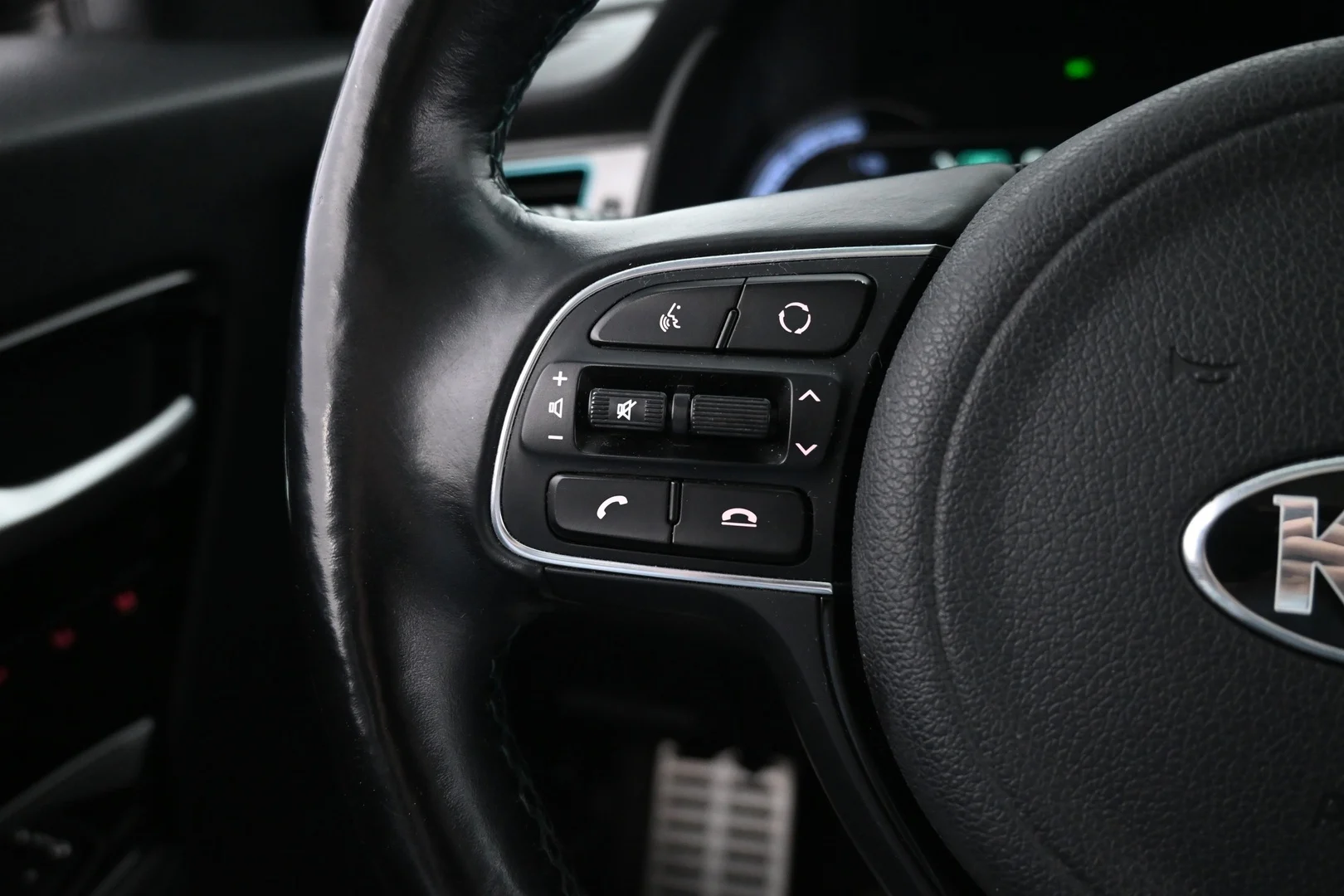 Car Image - 4egron1QYkuiOxzntit1u3