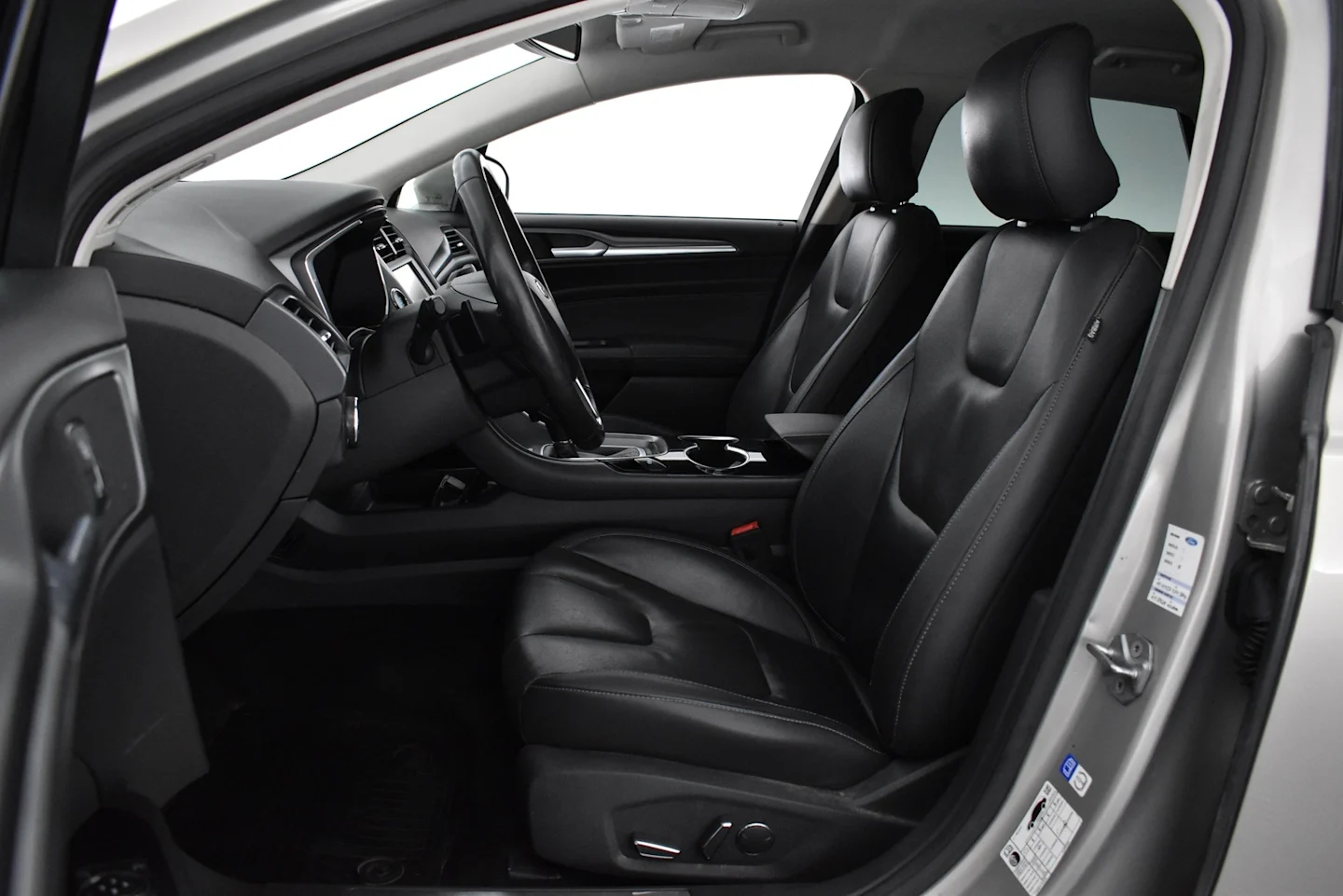 Car Image - eVG27zK8pwbeufiCfn0n0