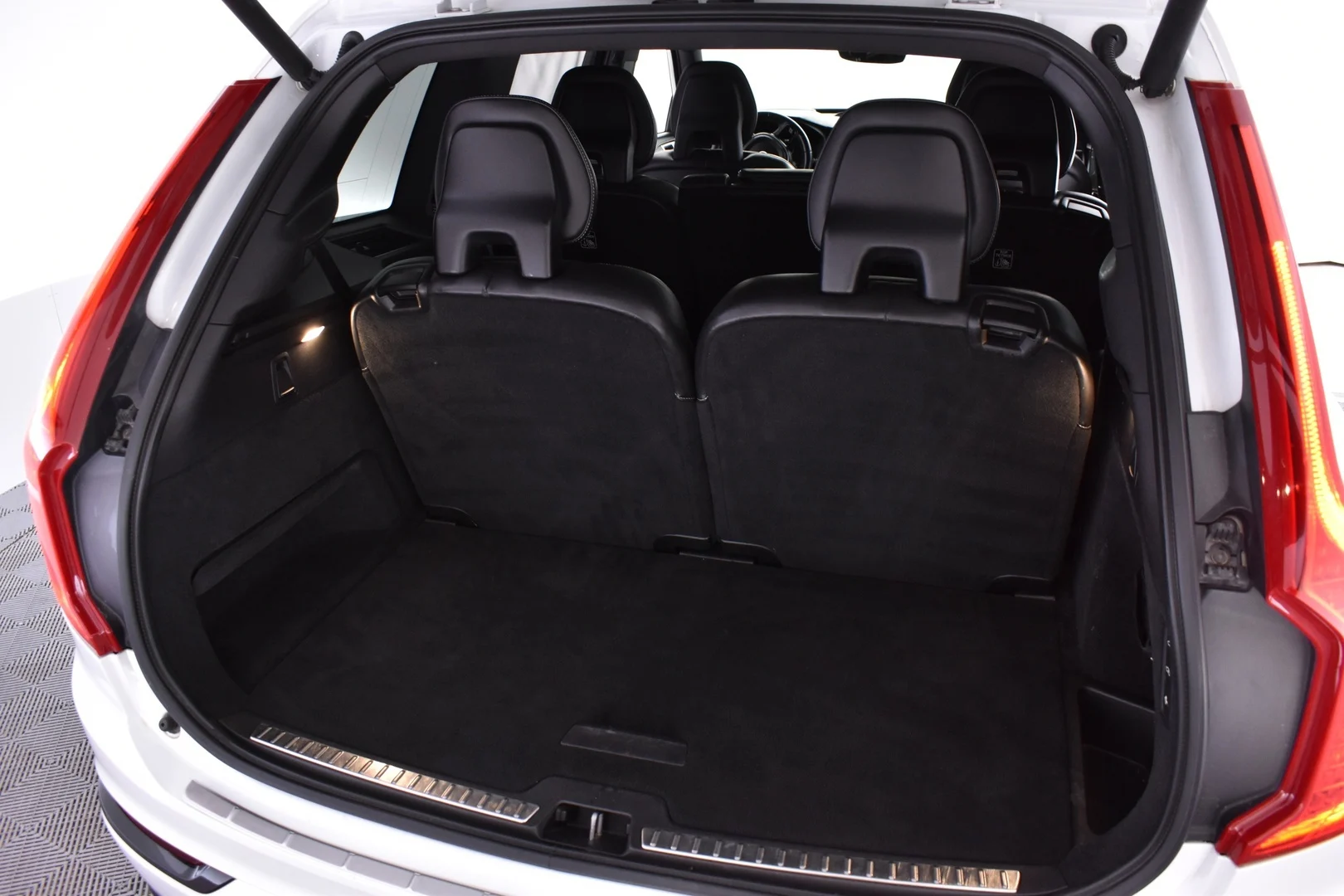 Car Image - 4zncoJlP93K0hV5LVuOpG