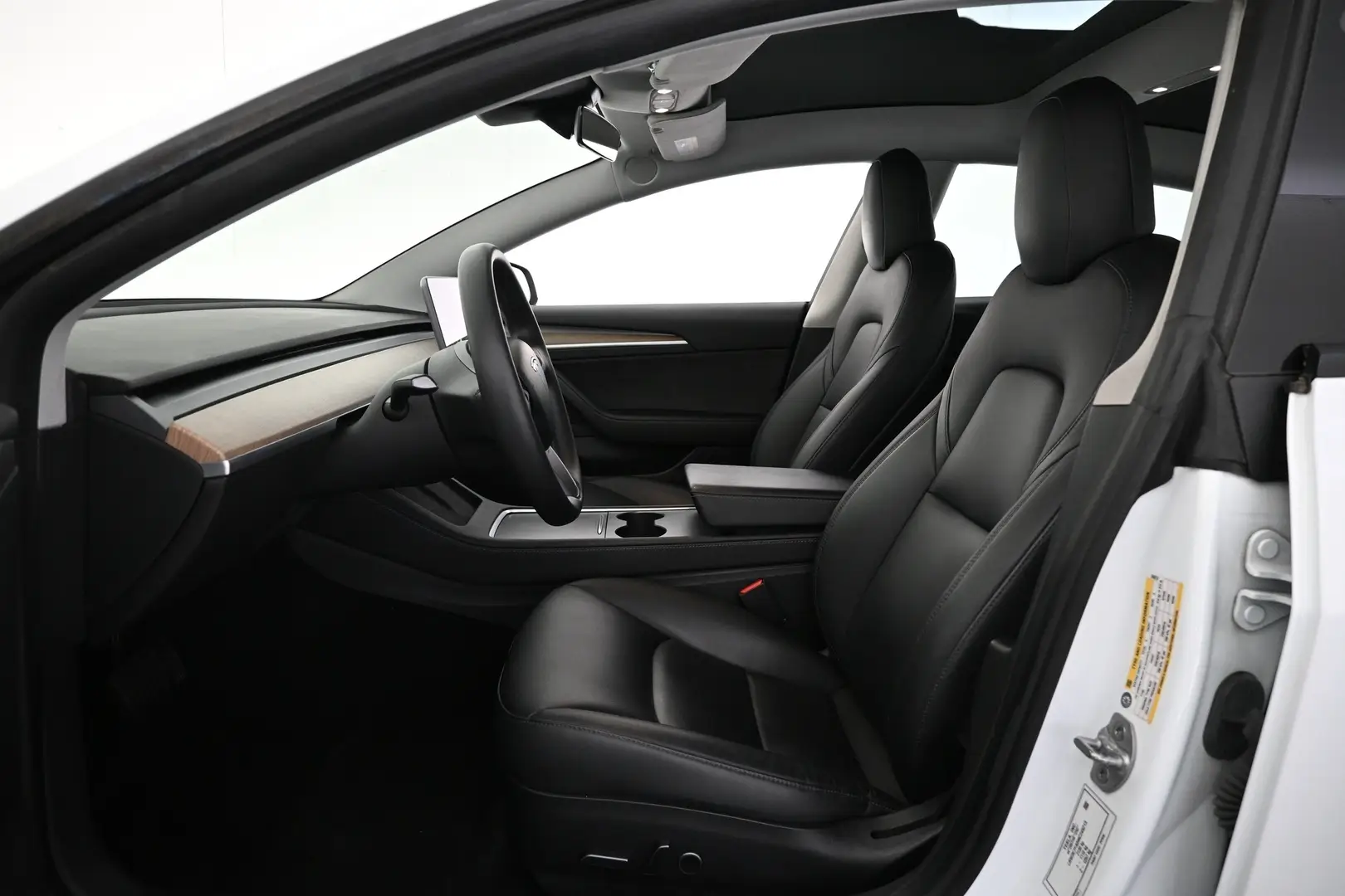 Car Image - 2e3Ry1XHOtoYVYozzNg5r