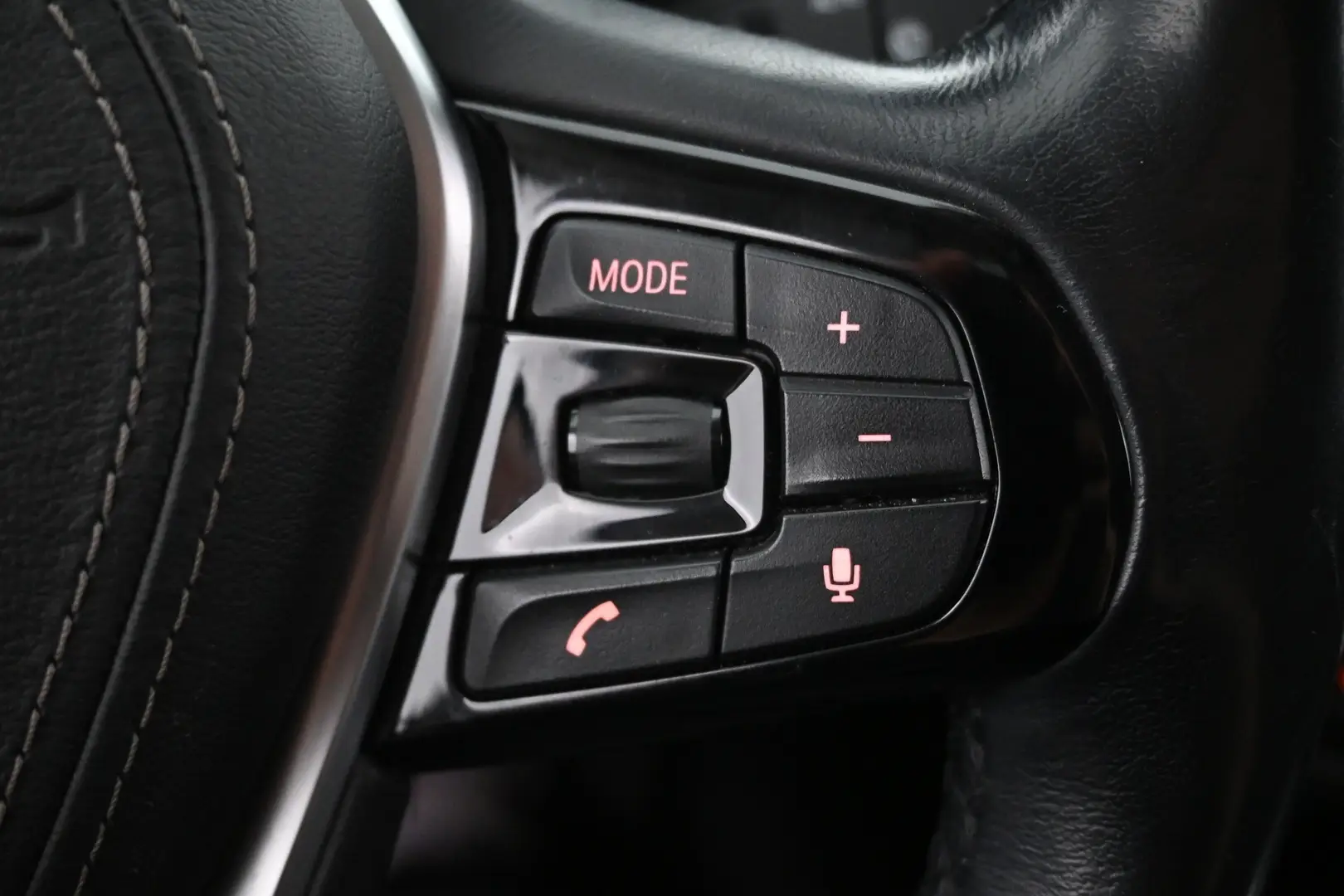 Car Image - 9RPNEC32VBFpnnaS7VdfA