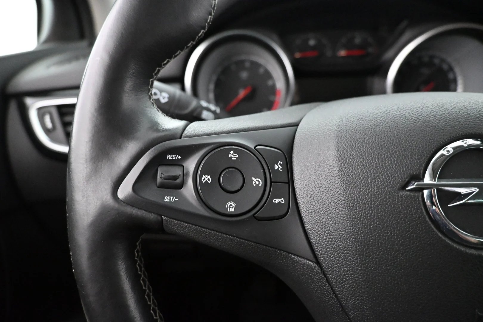 Car Image - 3DMjYhwuPzVpYs0pRgcfFJ