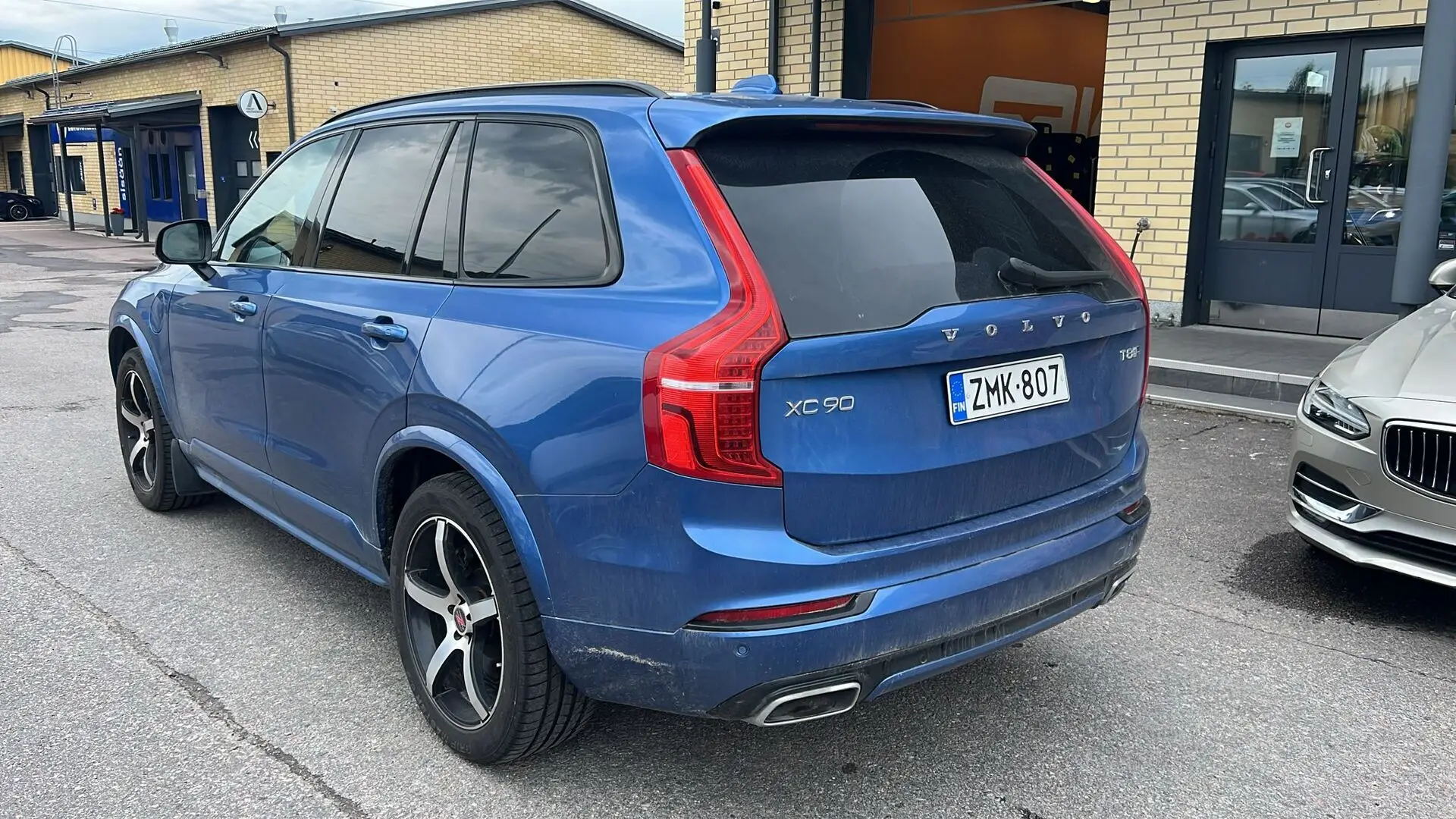 Car Image - 3hCPaPasun72j70OBPoNv9