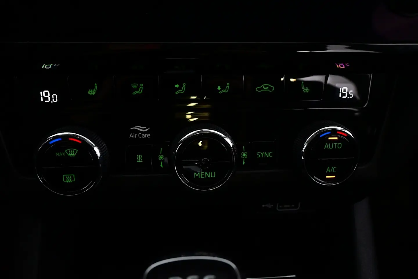 Car Image - Iy3yJM8V4h9xhr17REdd4