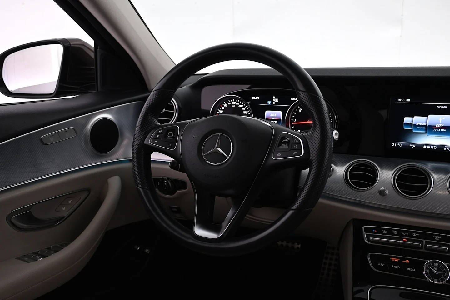 Car Image - TyTXZ7QPZHVqi9To8TksX