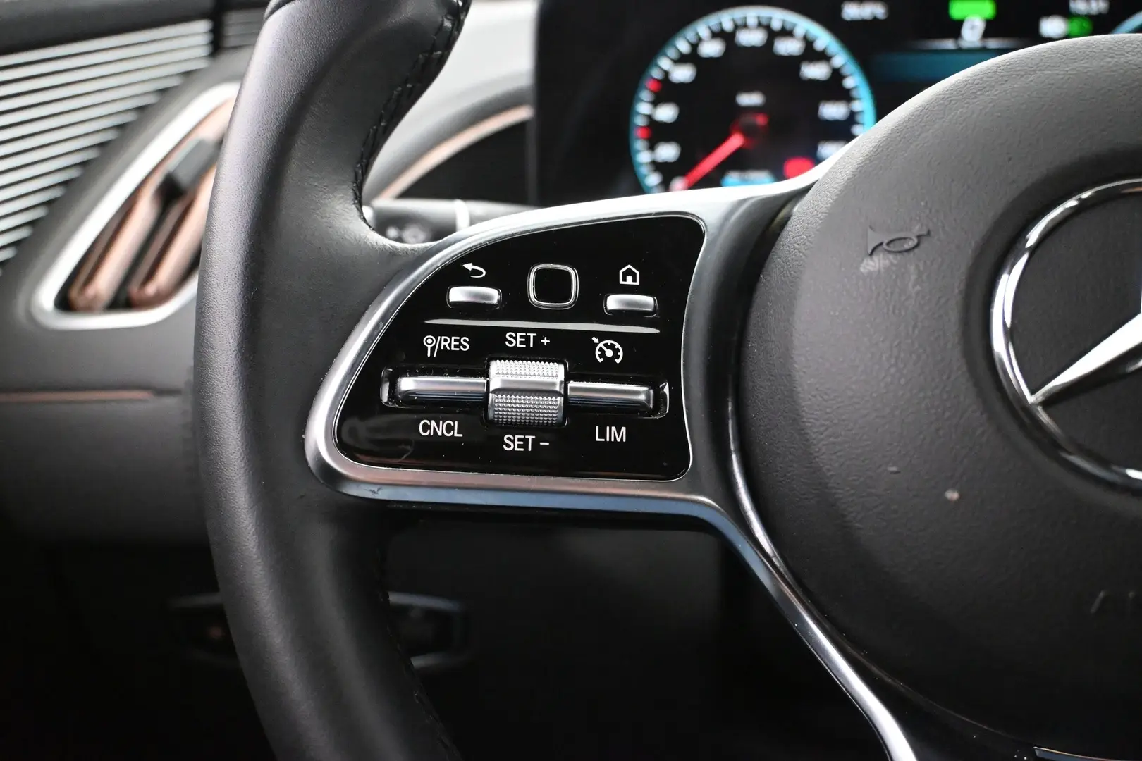 Car Image - 4i0S3fC7d43CmUmxGpiHwr