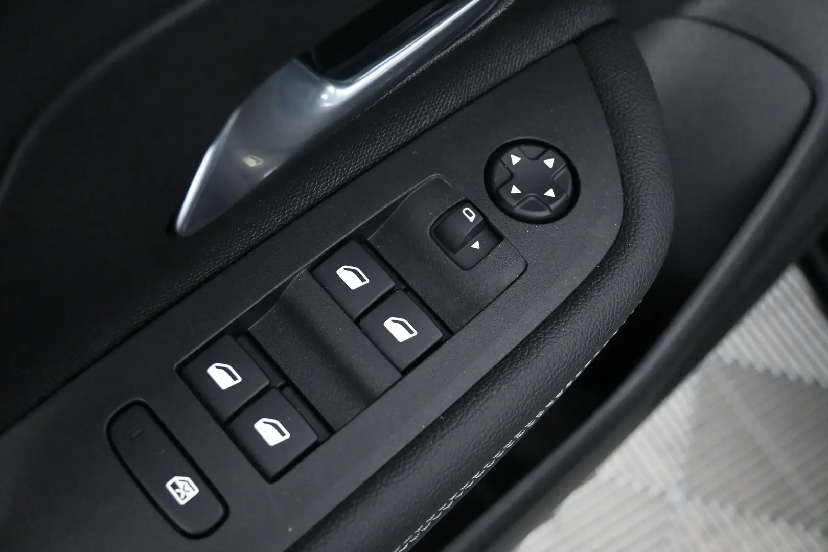 Car Image - 5YwwjrCzMmh9z3y3tuwRZ