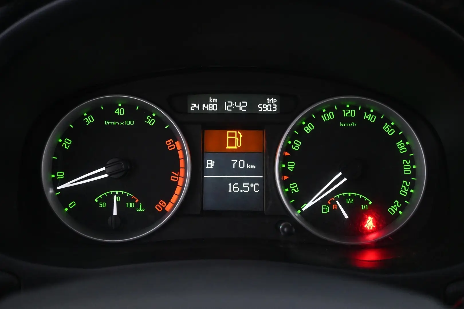 Car Image - 6CzBRh9jLtoqnTnJ8Pdc8V