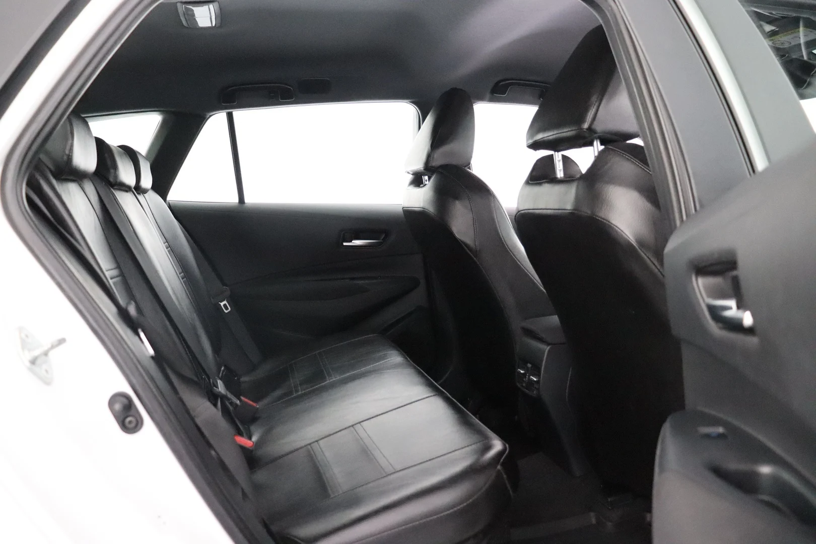 Car Image - 2ECDBITw5eiUL1WeSy1fL3