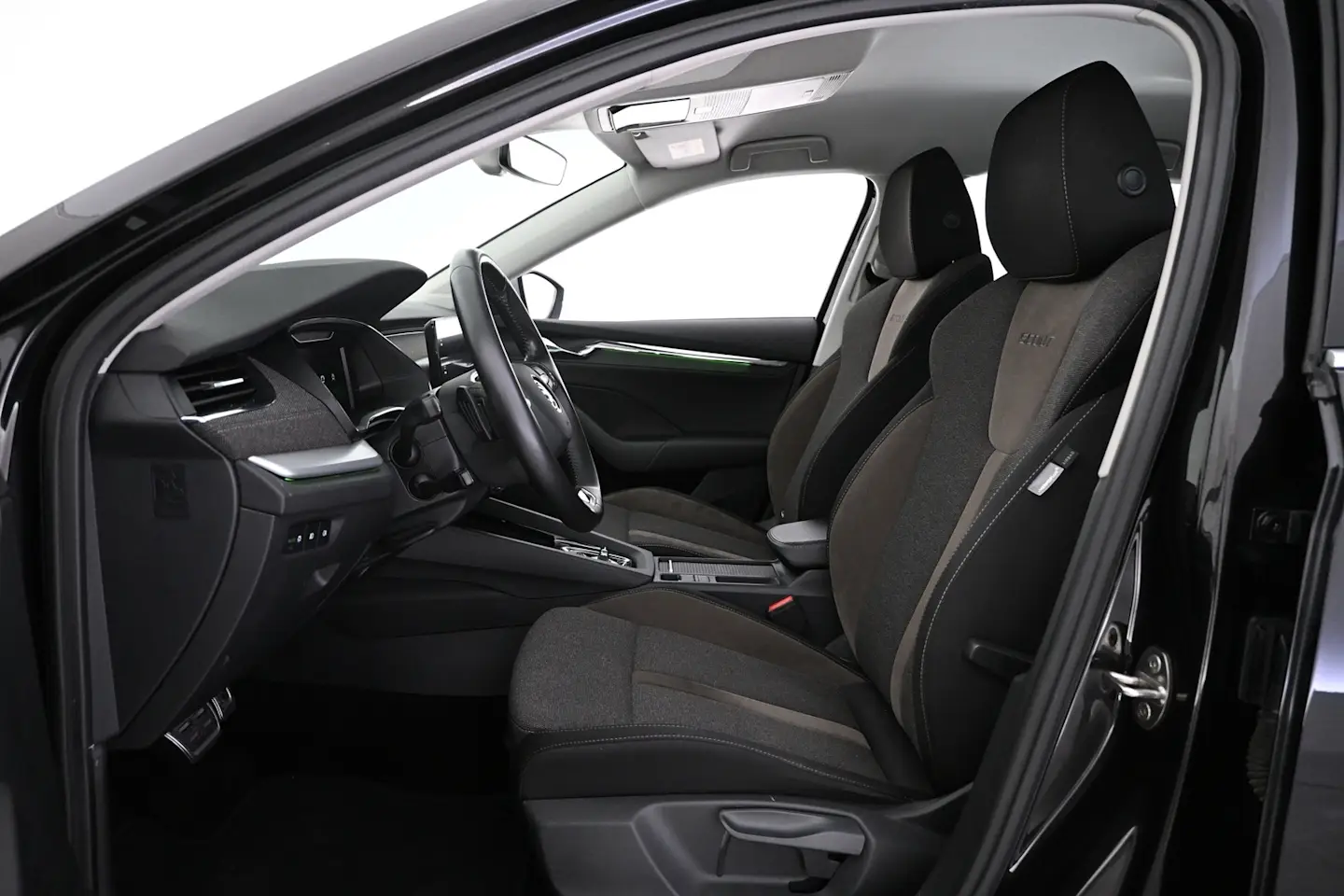 Car Image - UunPpROg0z6VOzF8VRda9