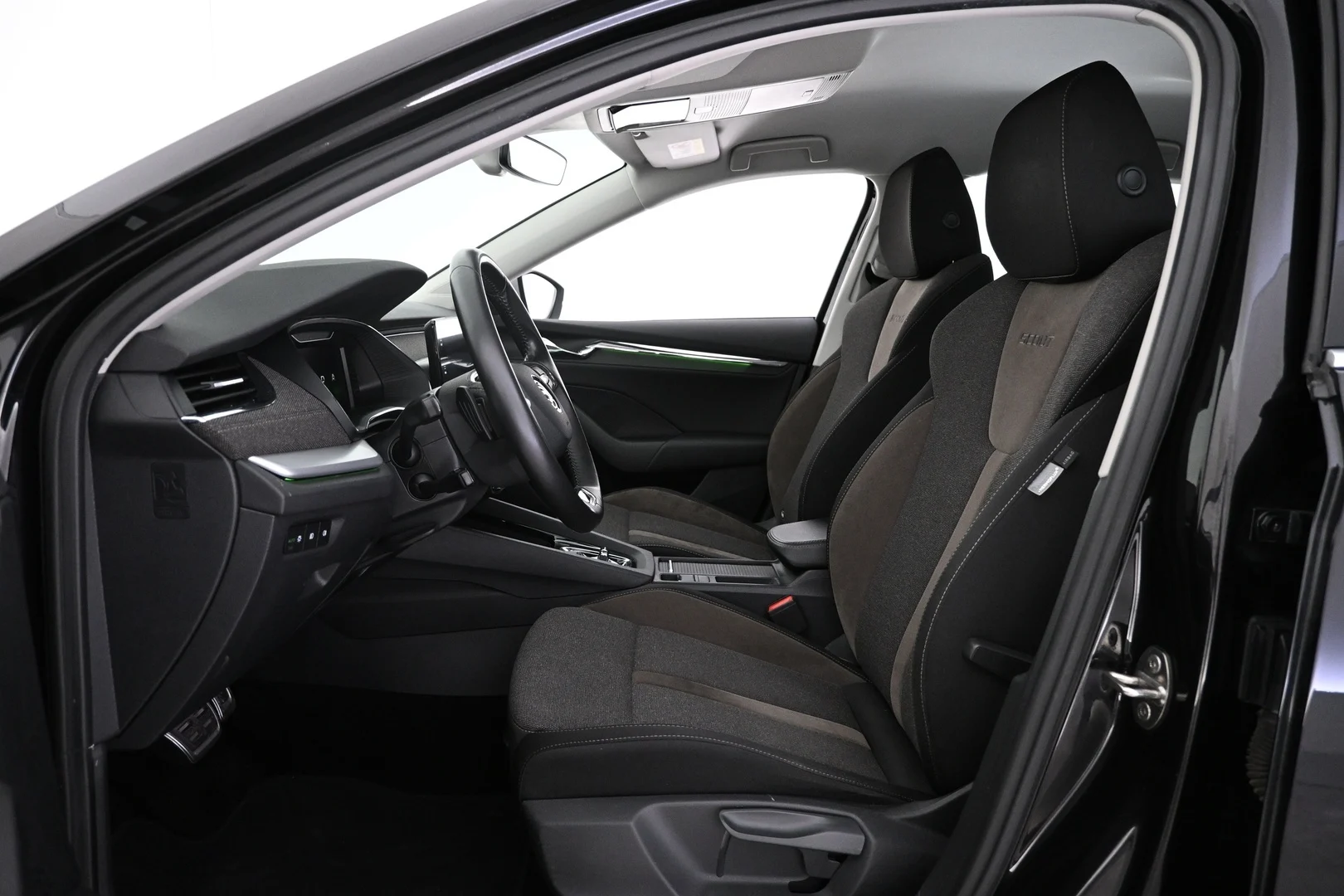 Car Image - UunPpROg0z6VOzF8VRda9